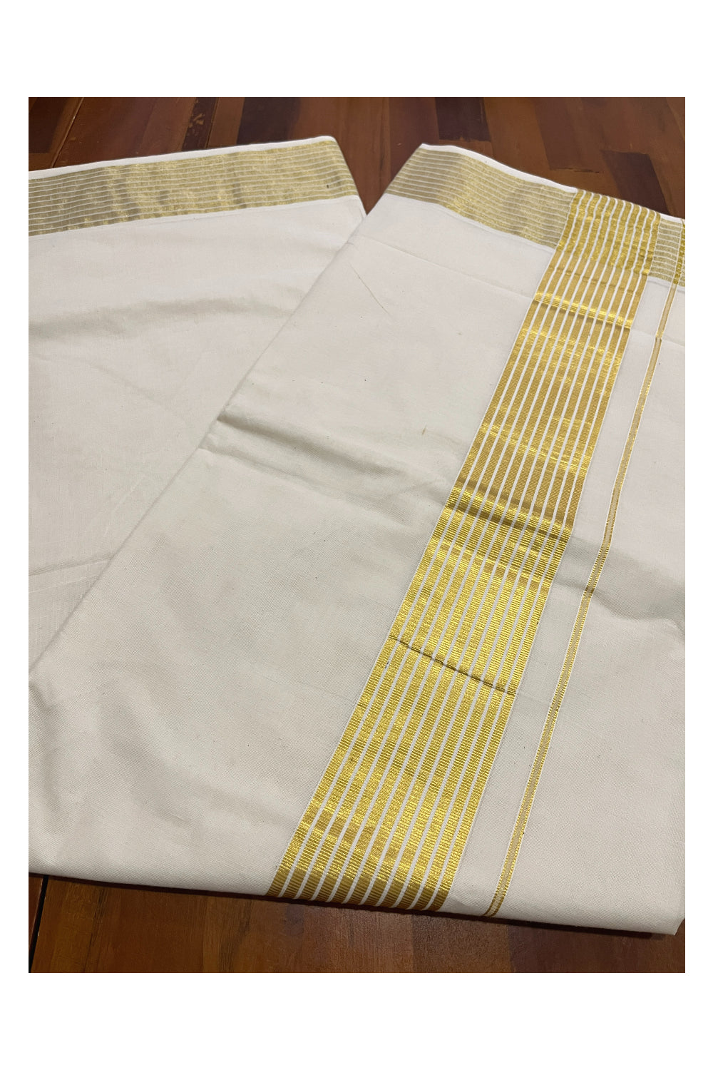 Pure Cotton Plain Kerala Saree With Lines Kasavu 4x4 Border