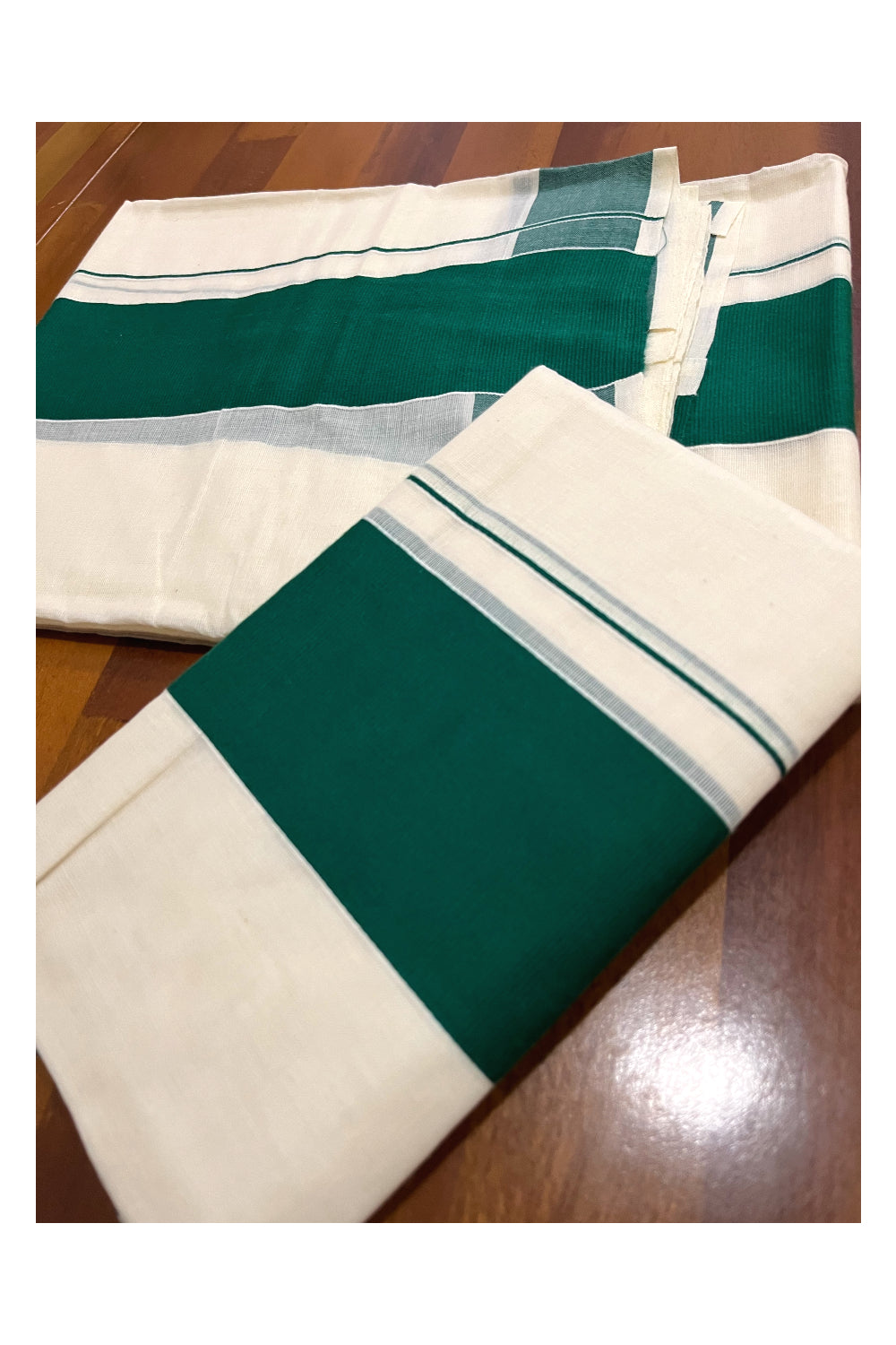 Kerala Cotton Mundum Neriyathum Single (Set Mundu) with Plain Green Kara 2.80 Mtrs