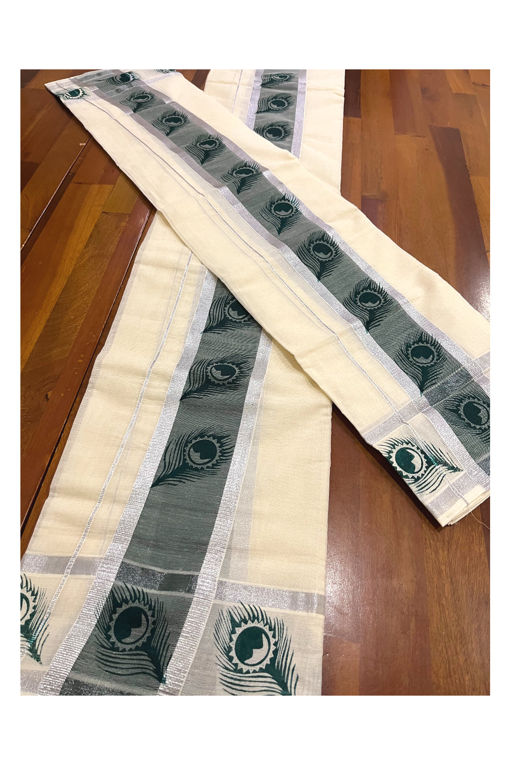 Kerala Cotton Mundum Neriyathum Single (Set Mundu) with Feather Block Prints in Green Silver Border