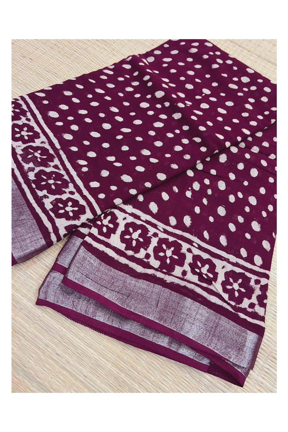 Southloom Linen Maroon and White Designer Saree