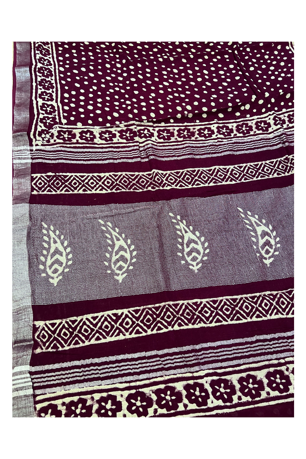 Southloom Linen Maroon and White Designer Saree