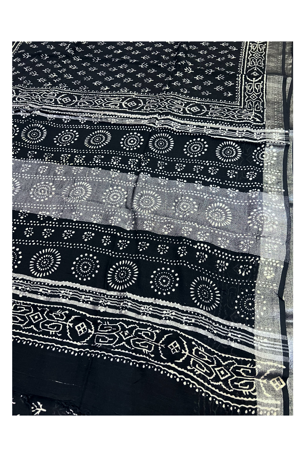 Southloom Linen Black and White Designer Saree