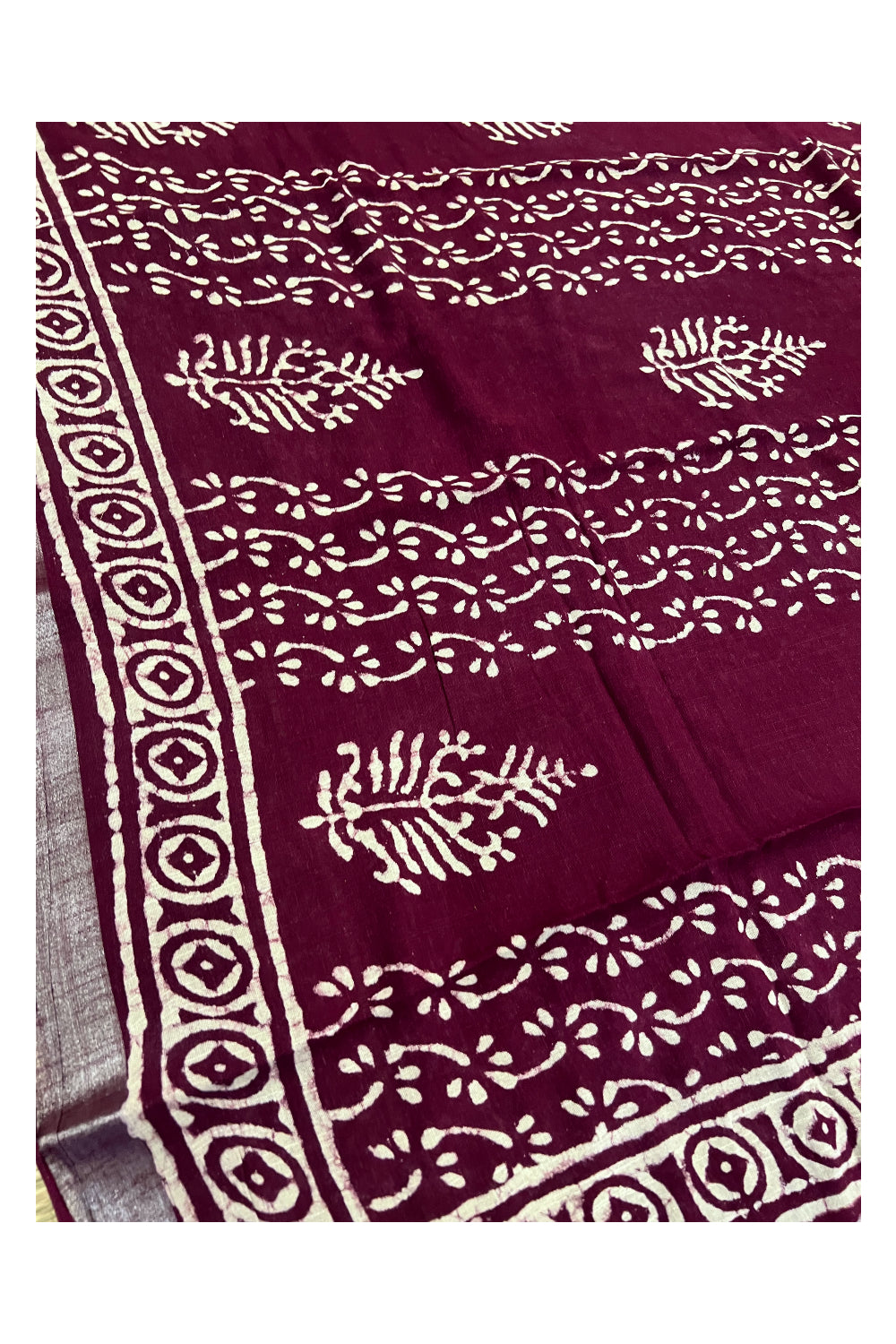 Southloom Linen Maroon and White Designer Saree