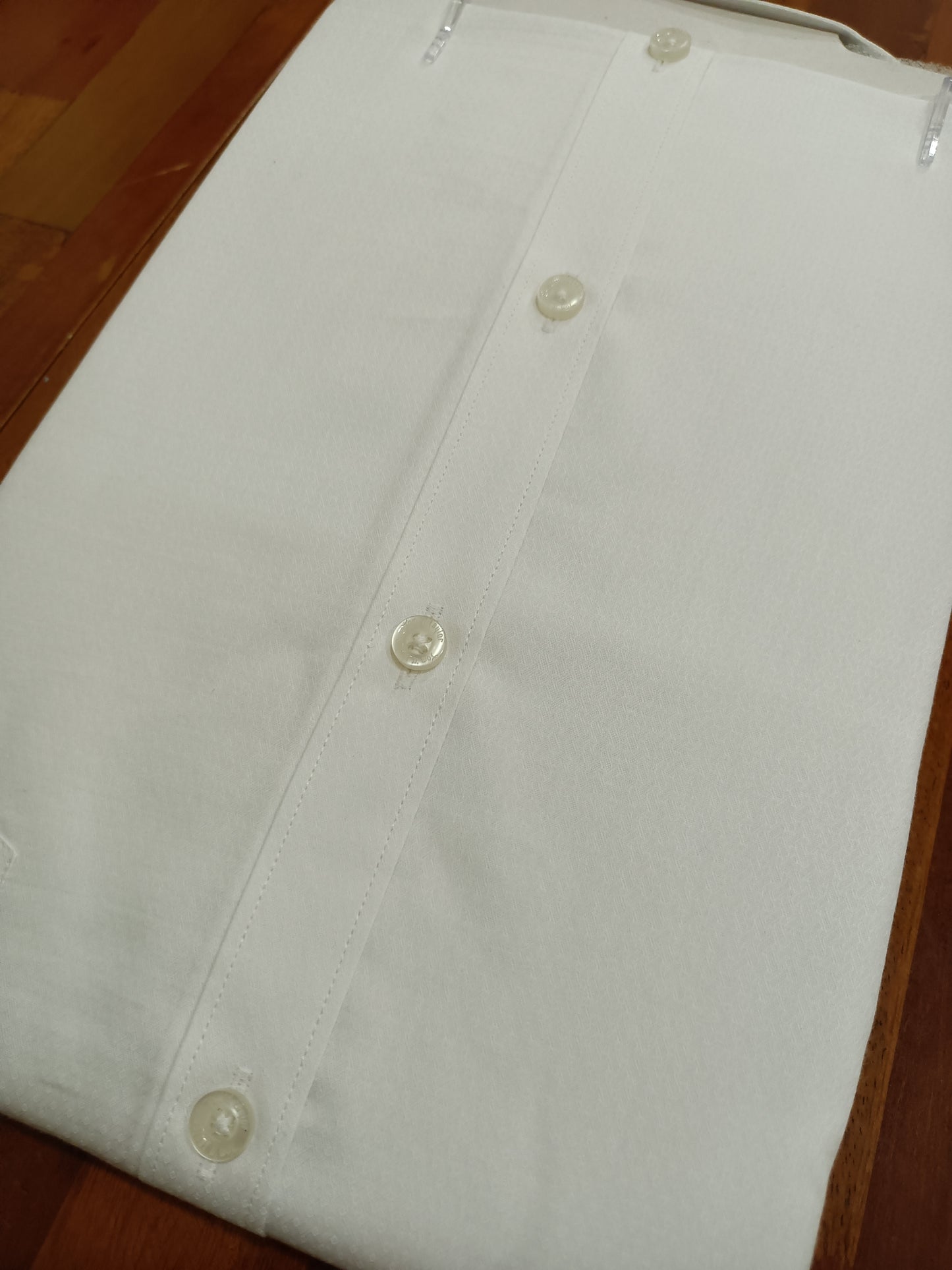 Pure Cotton White Solid Shirt (42 HS)