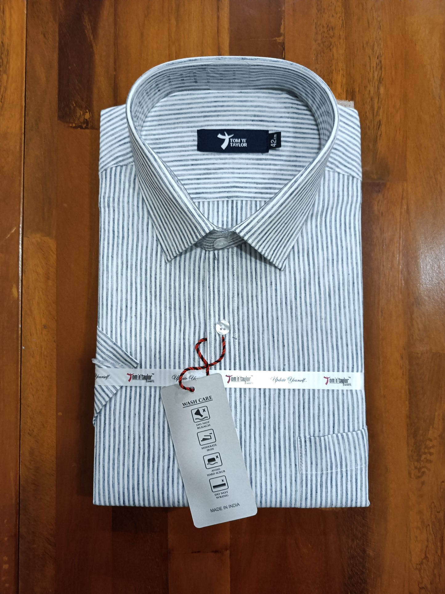 Pure Cotton White Striped Shirt (42 HS)
