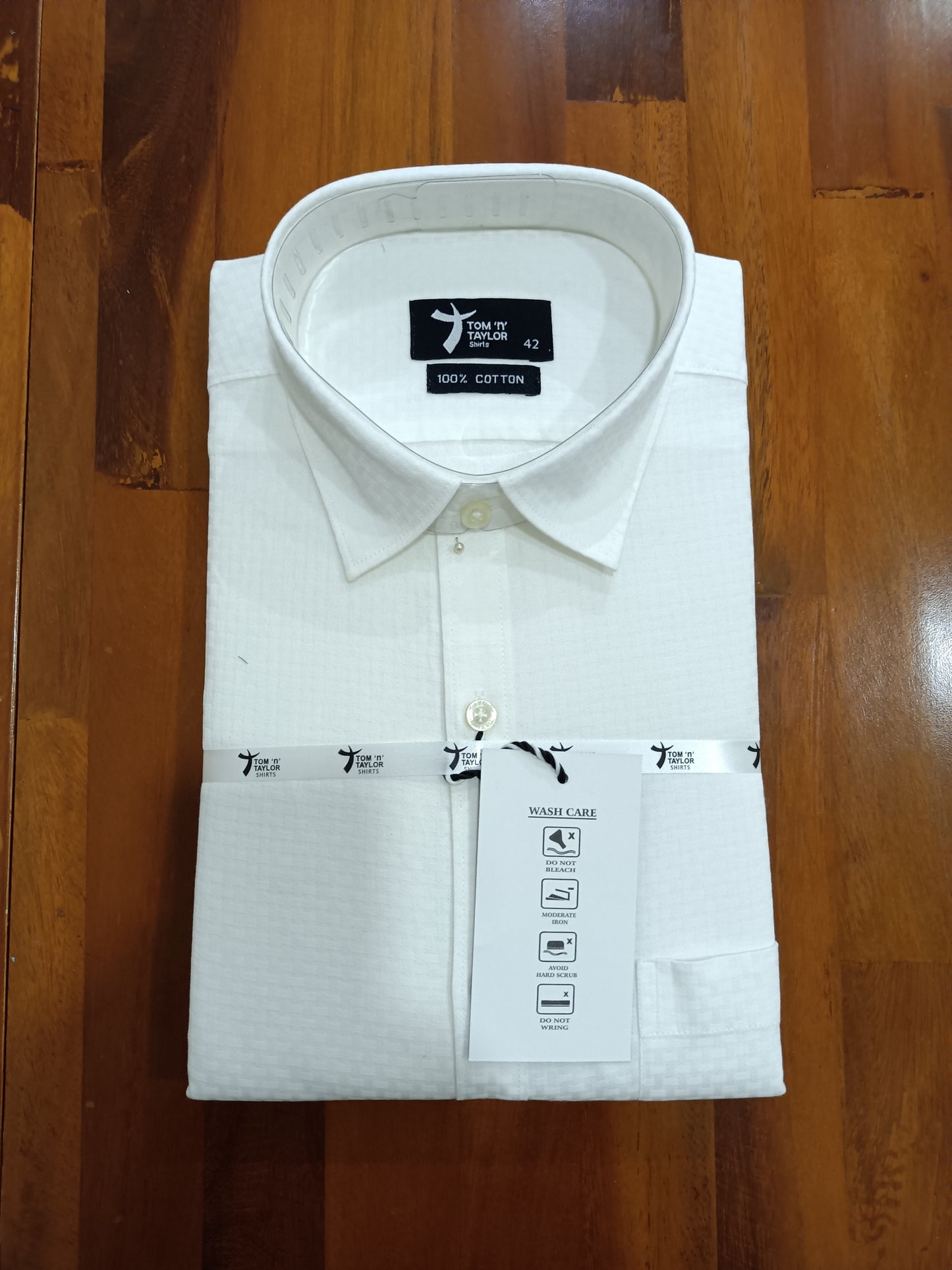 Pure Cotton White Small Checkered Shirt (42 FS)
