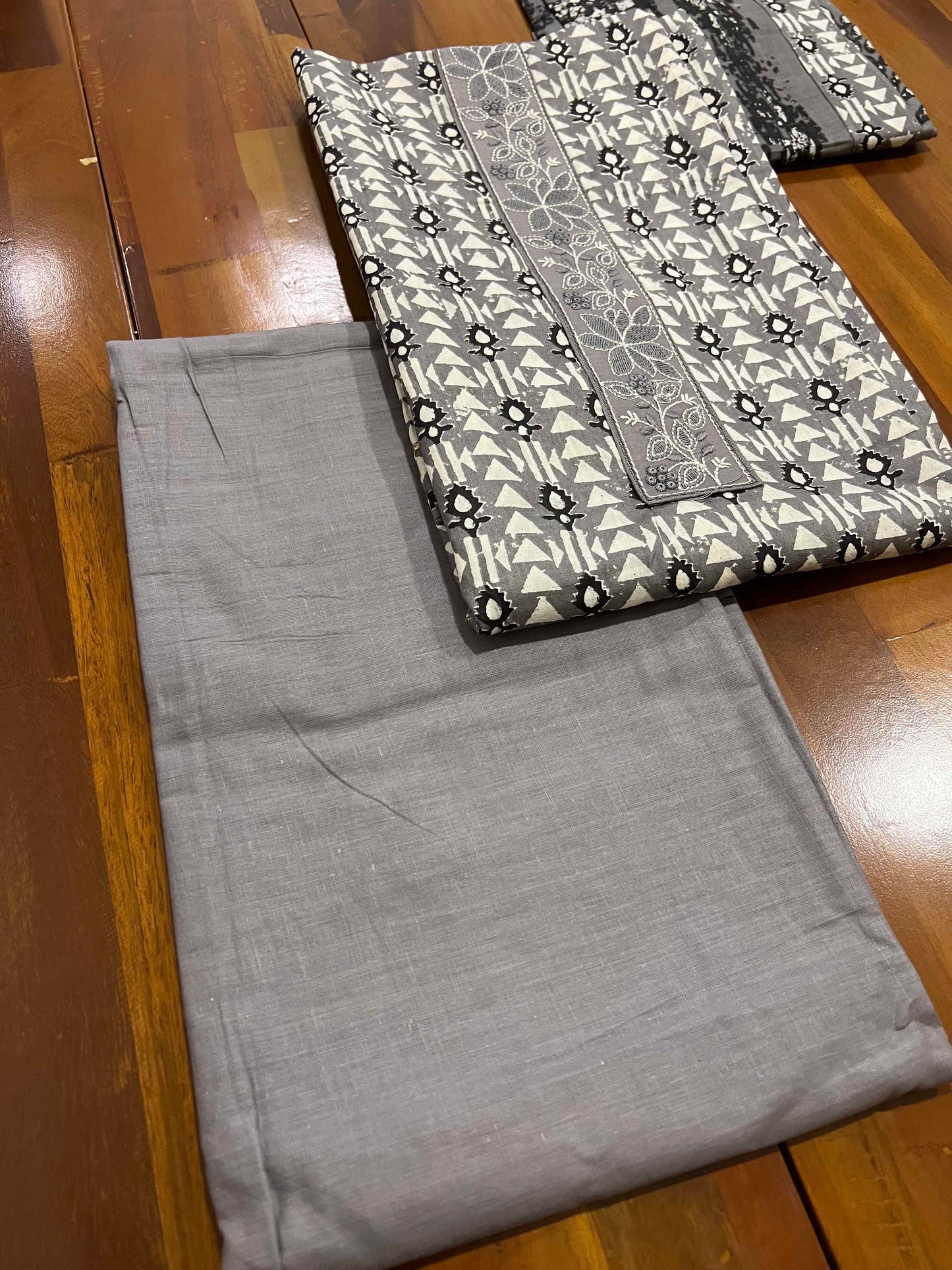 Southloom™ Cotton Churidar Salwar Suit Material in Grey with Prints