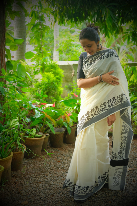Soothing off white kerala saree with an olive green woven border THE  KAITHARI PROJECT Handwoven … | Cotton saree blouse designs, New saree blouse  designs, Set saree