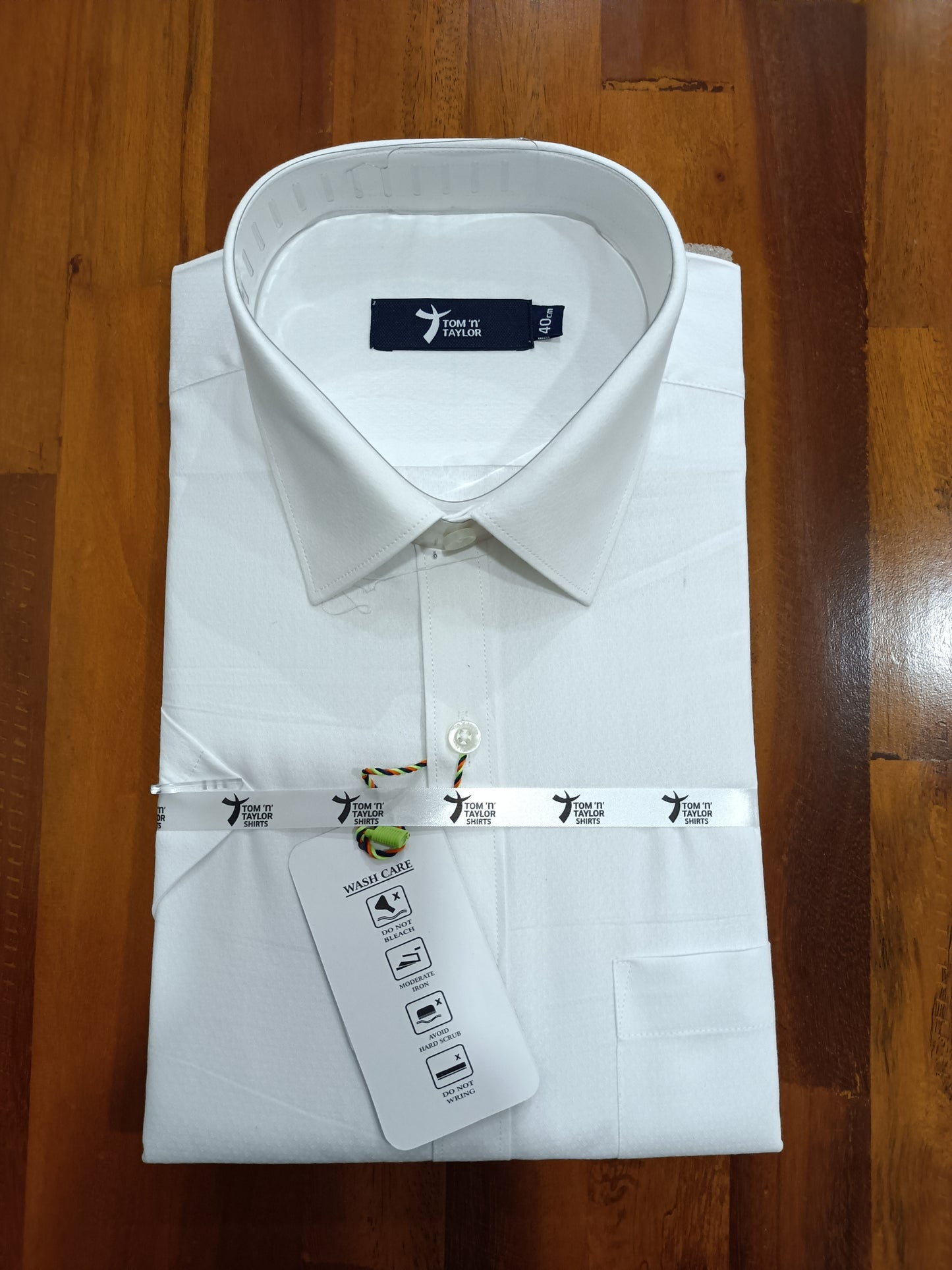 Pure Cotton White Solid Shirt (40 HS)