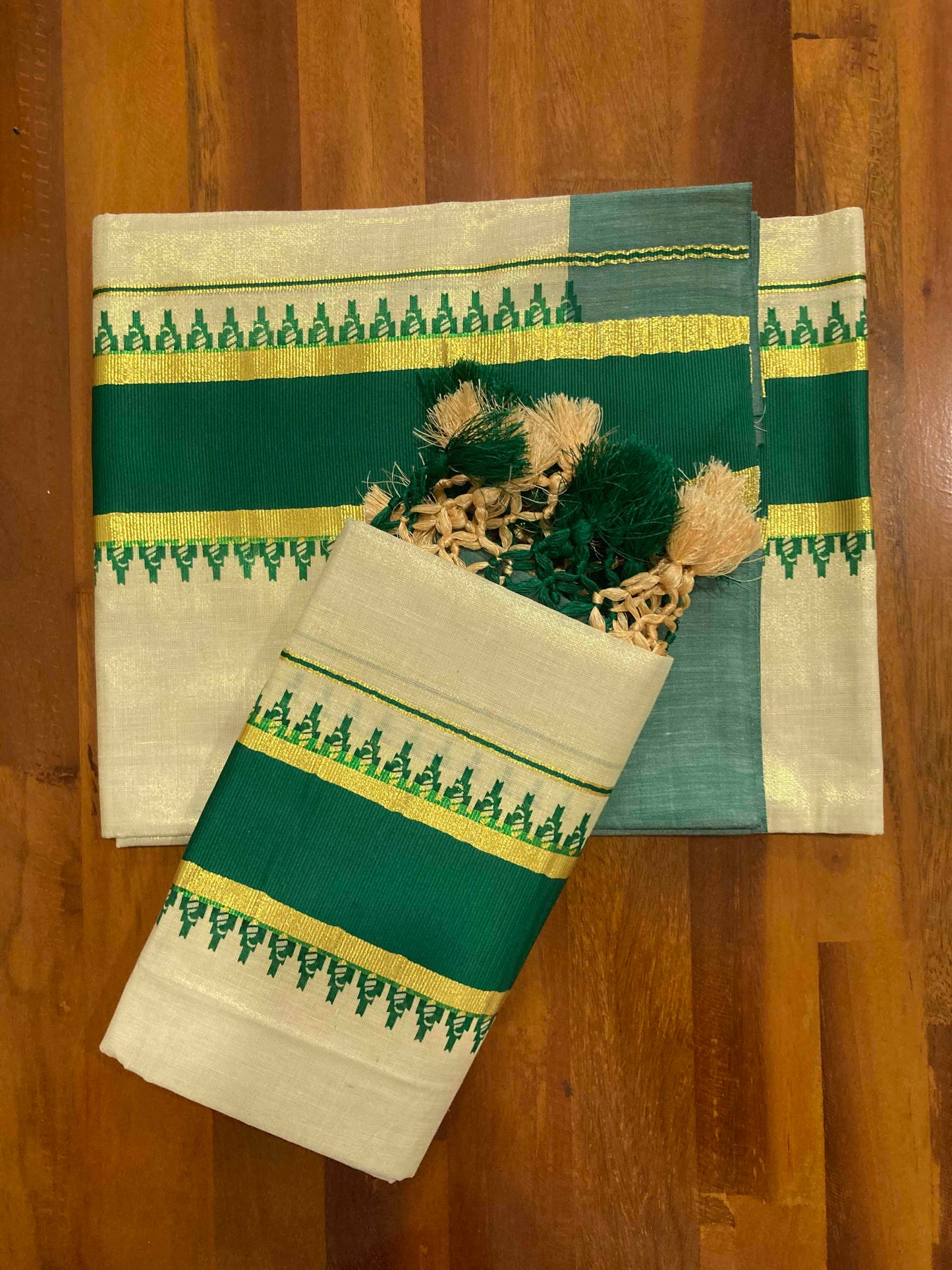 Single Tissue Set Mundu with Green Block Prints and Tassels (Mundum Neriyathum)