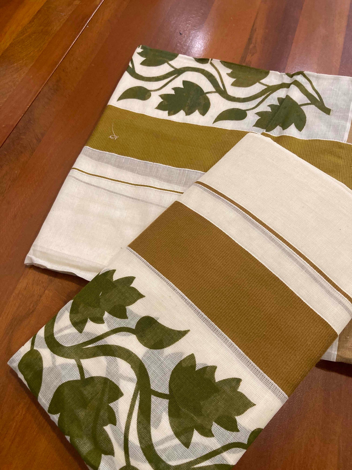Single Plain Set Mundu in Olive with Floral Block Prints (Mundum Neriyathum)