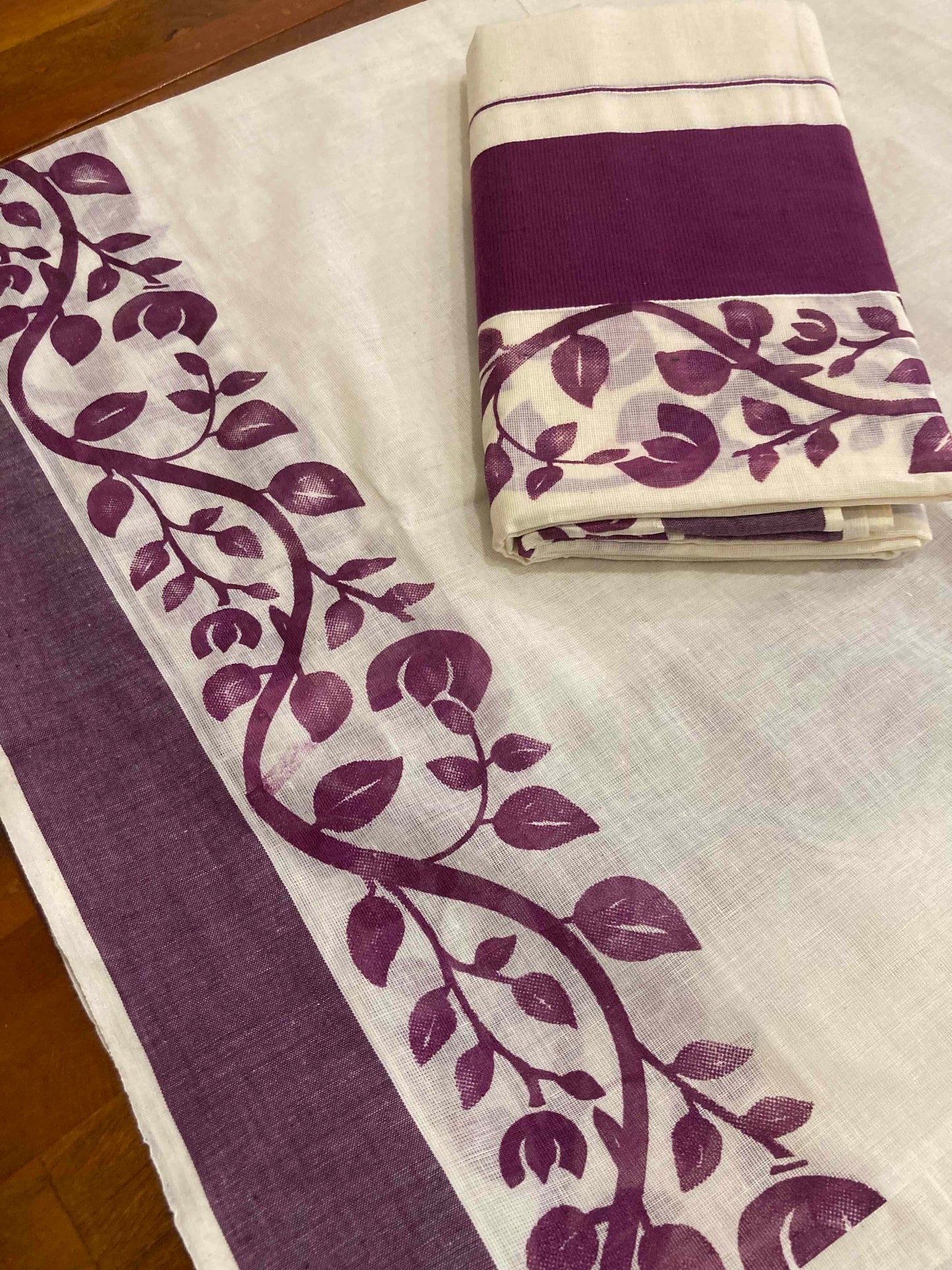 Single Plain Set Mundu in Purple with Floral Vines Hand Block Print (Mundum Neriyathum)