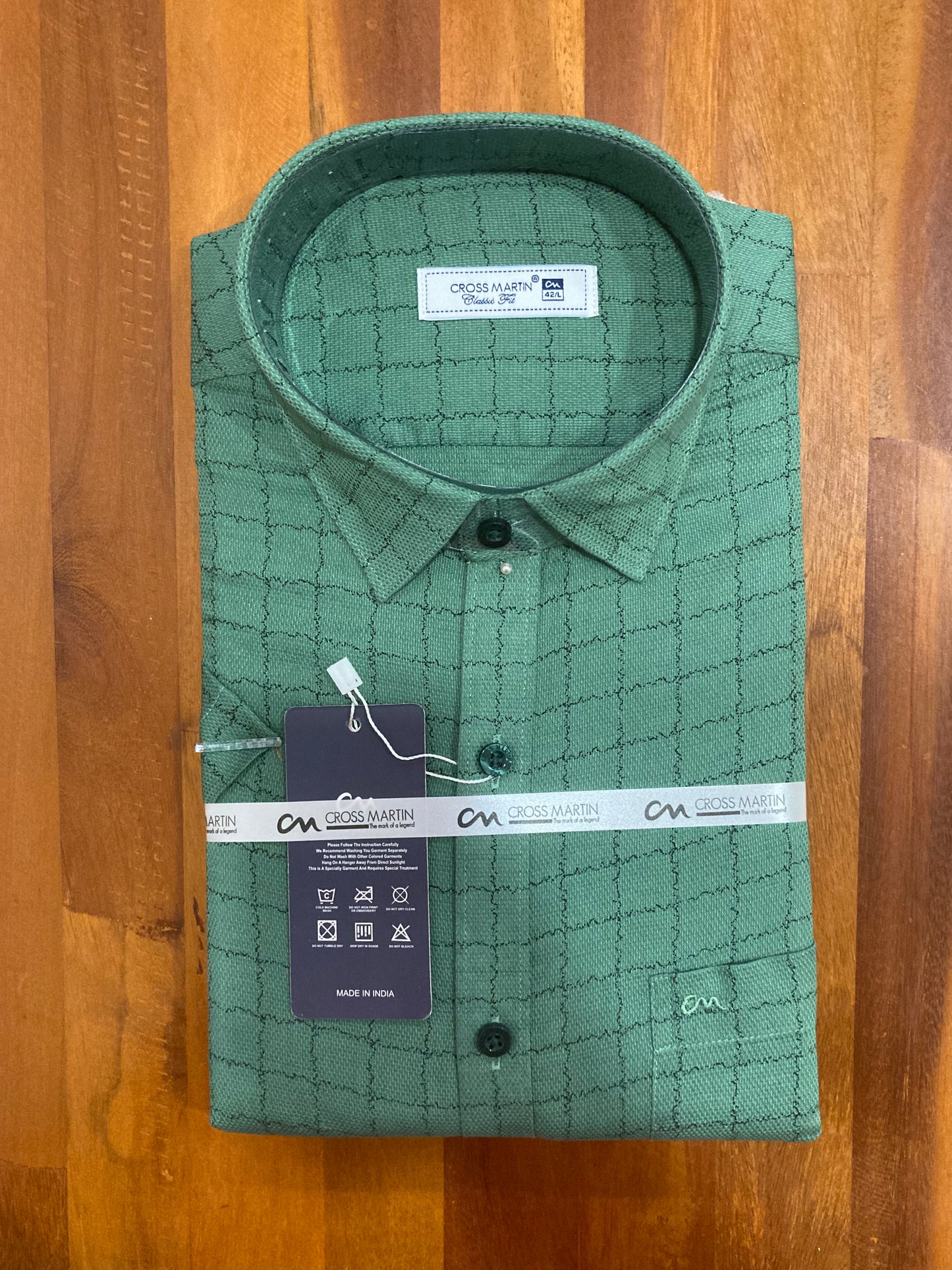 Pure Cotton Pale Green Checkered Shirt (42 HS)