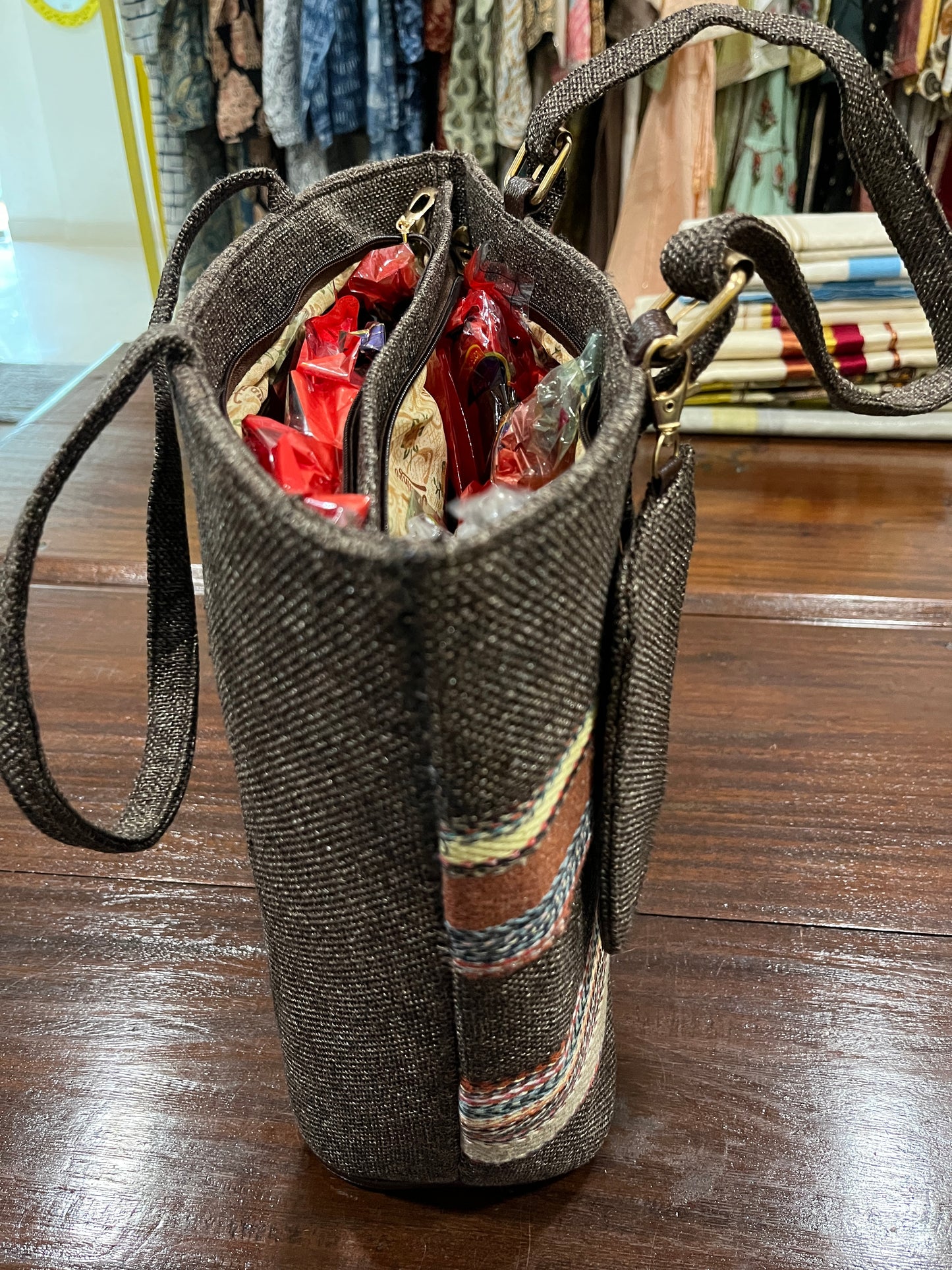 Southloom™ Handmade Dark Brown Handbag (Include 1 Pouch)