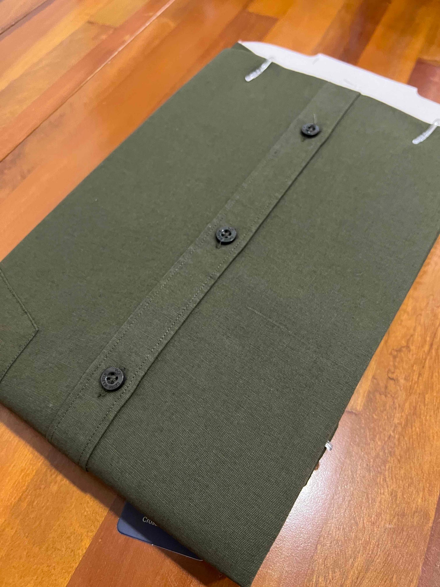 Pure Cotton Dark Green Solid Shirt (44 HS)