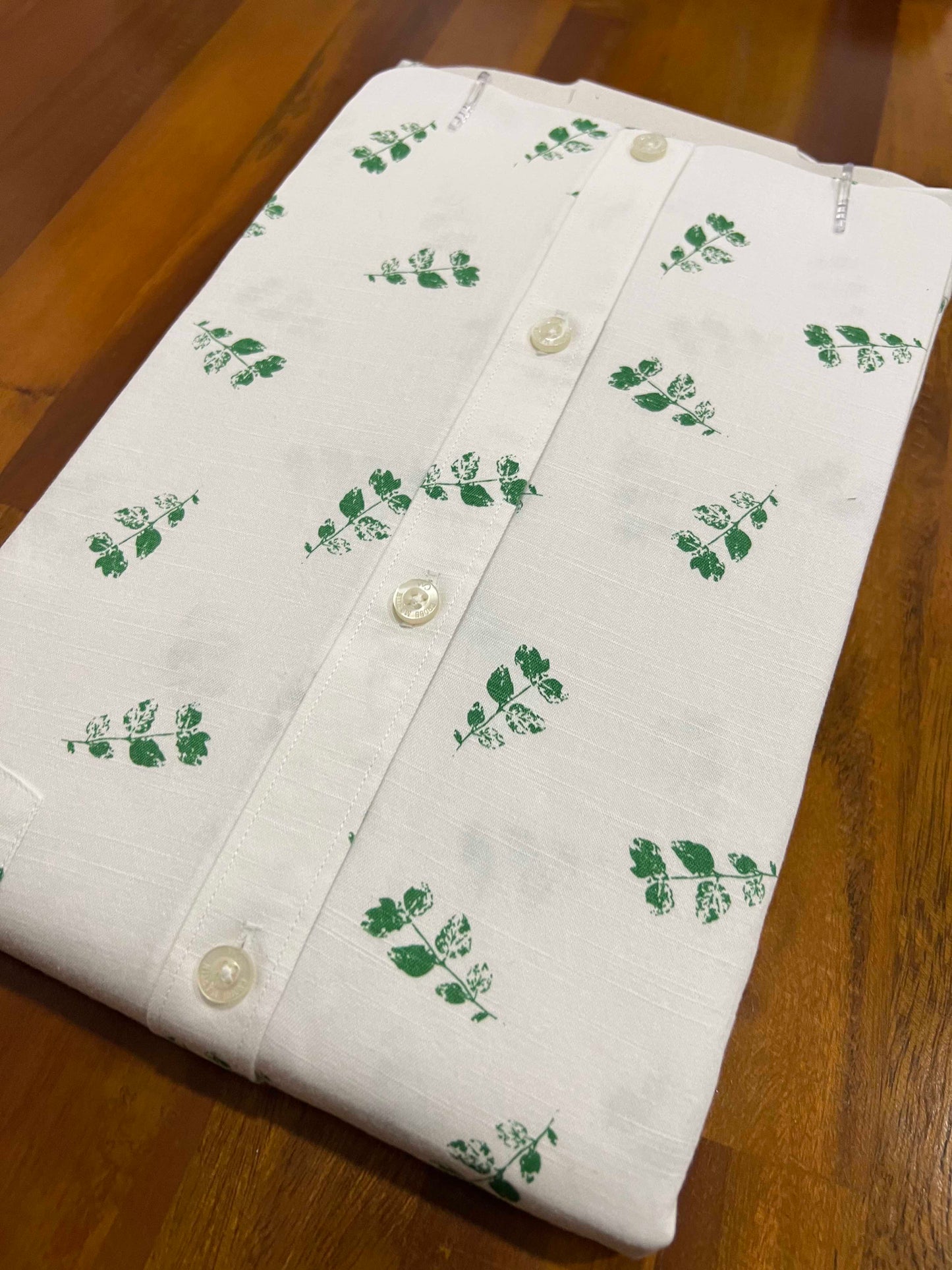 Pure Cotton Green Printed White Shirt (42 HS)