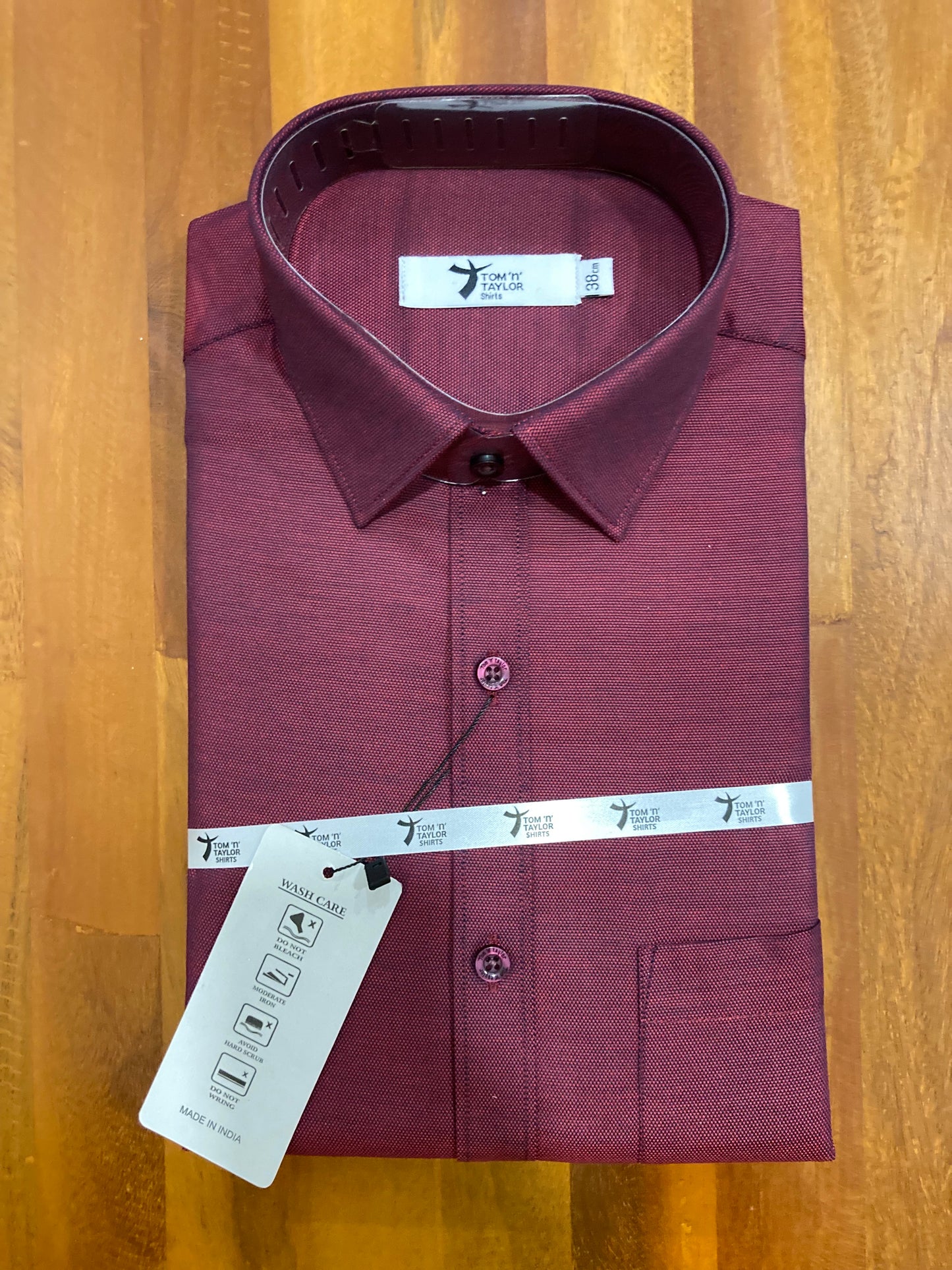 Pure Cotton Maroon Solid Shirt (38 FS)