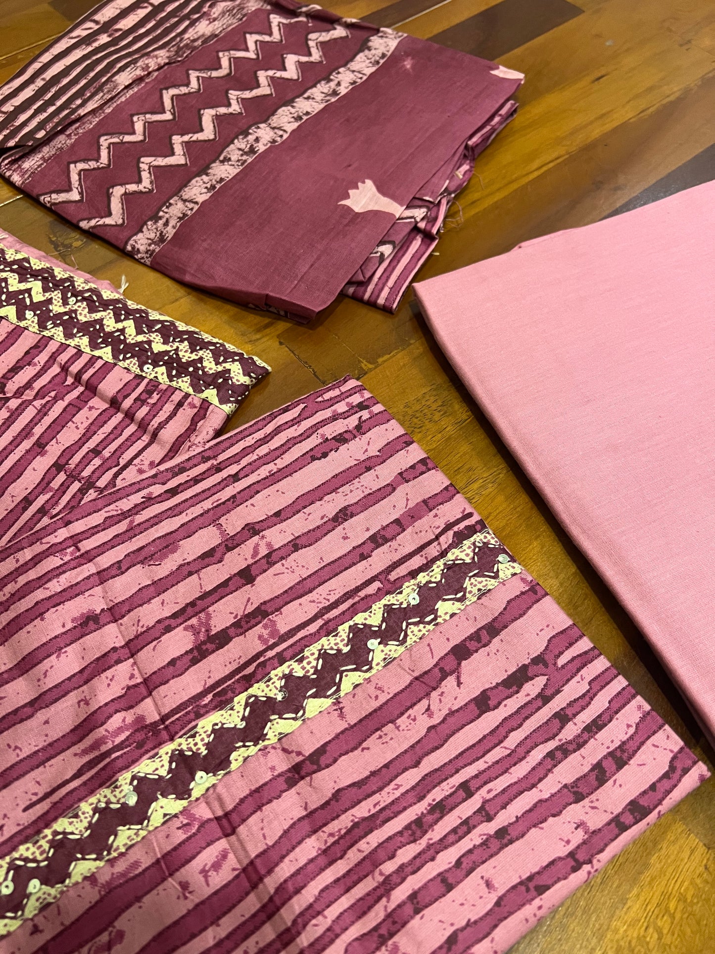 Southloom™ Cotton Churidar Salwar Suit Material in Magenta with Printed Stripes Design