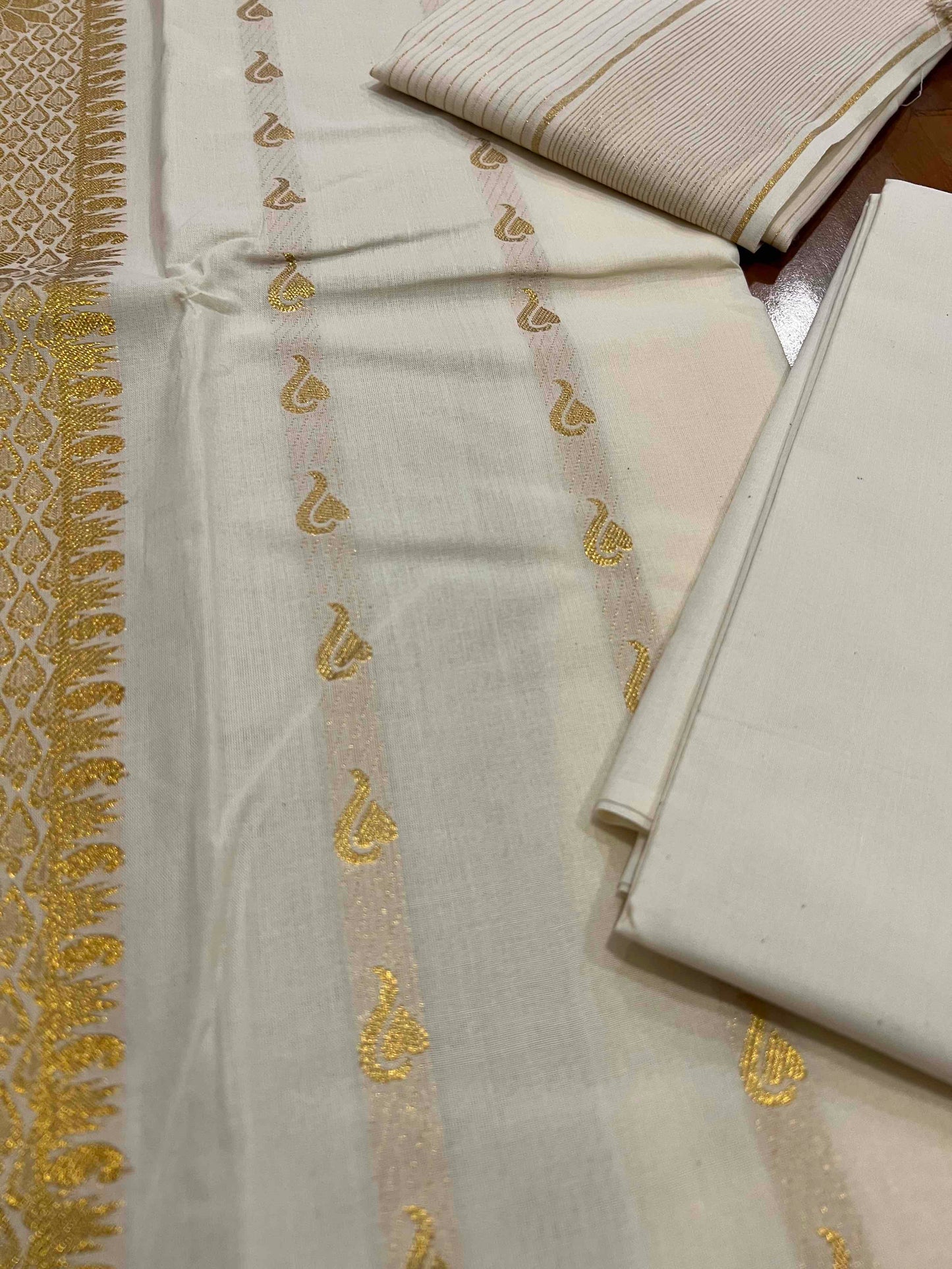 Kerala Cotton Churidar Salwar Material with Paisley Woven Design (include Lines Shawl / Dupatta)