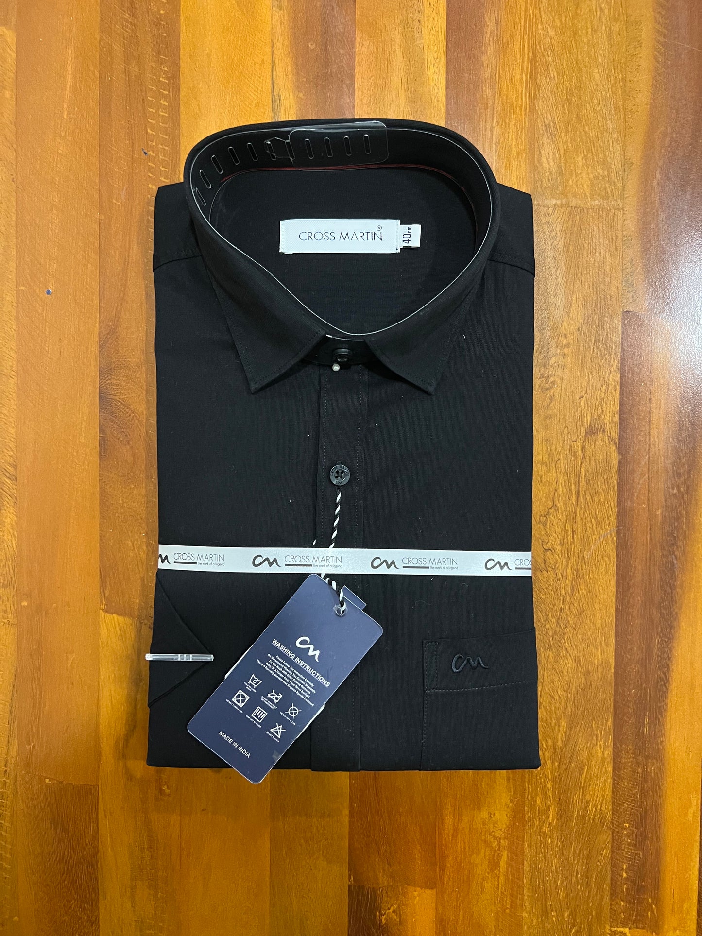 Pure Cotton Black Solid Shirt (40 HS)