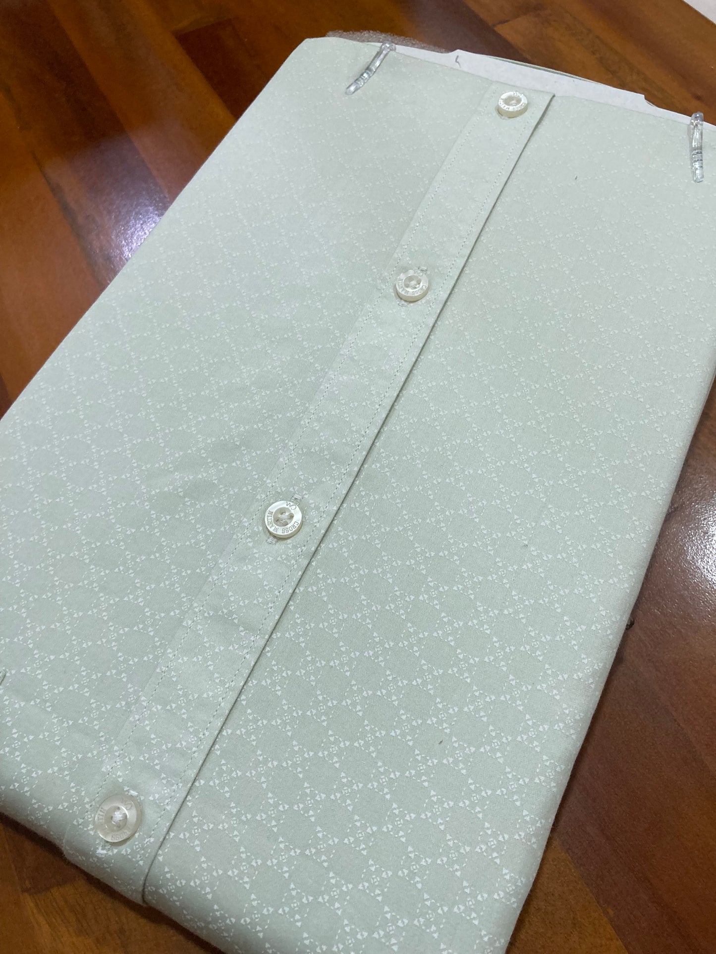 Pure Cotton Pale Green Printed Shirt (42 HS)