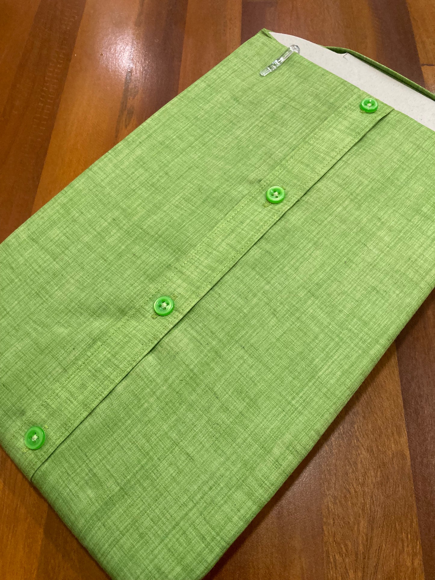 Pure Cotton Light Green Solid Shirt (42 FS)