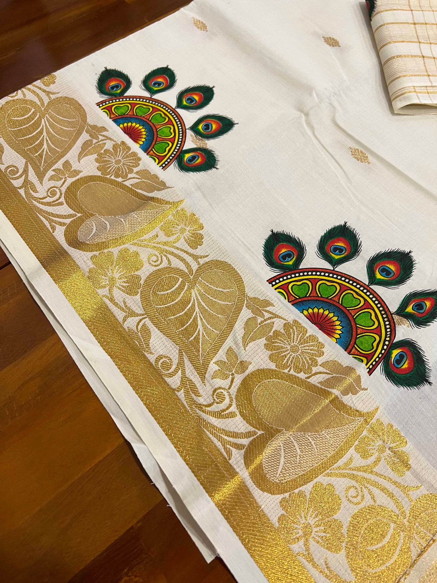 Kerala Cotton Churidar Salwar Material with Mural Printed Peacock Feather Design (include Mural Shawl / Dupatta)