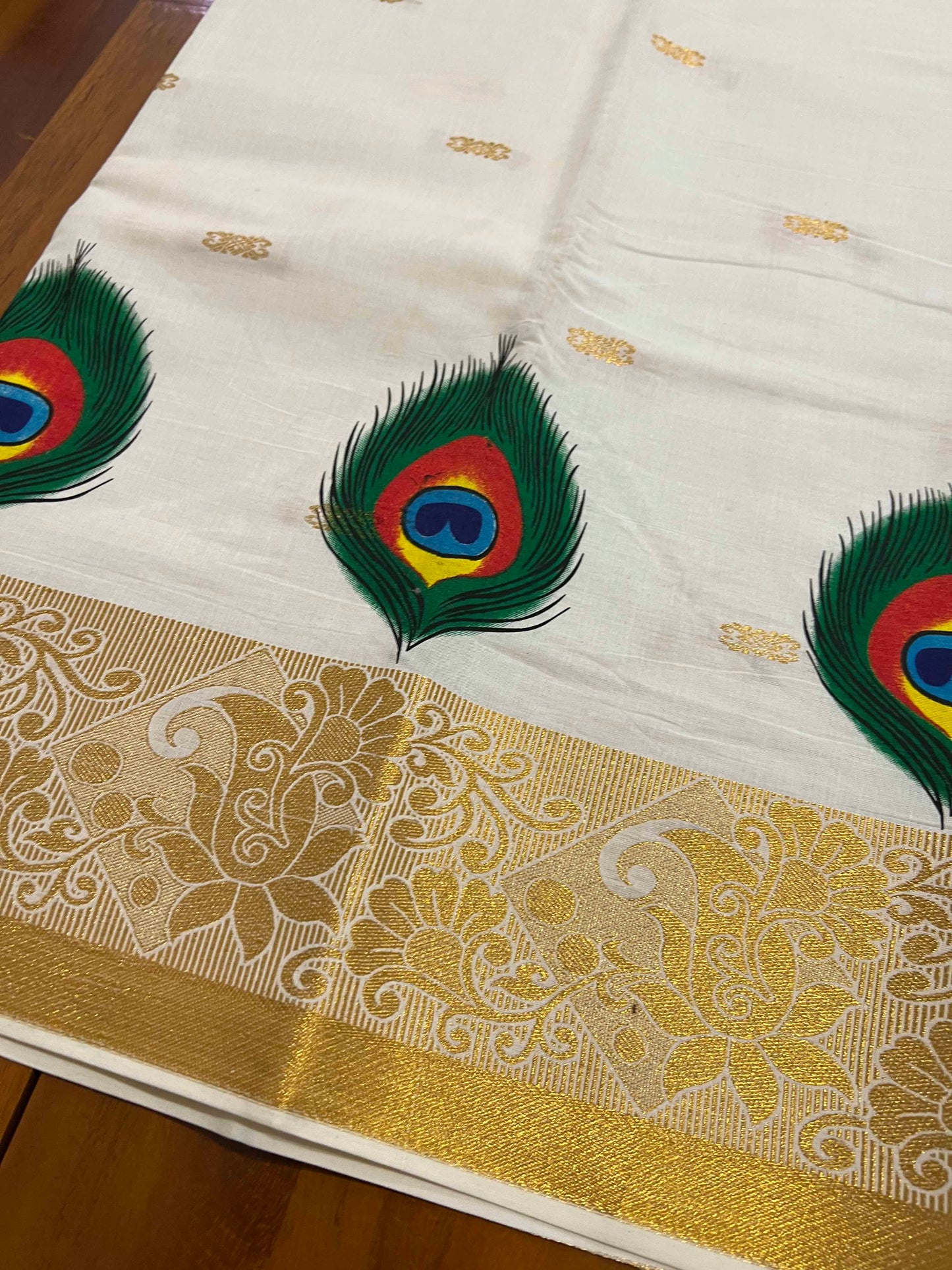 Kerala Cotton Churidar Salwar Material with Mural Printed Peacock Feather Design (include Mural Shawl / Dupatta)