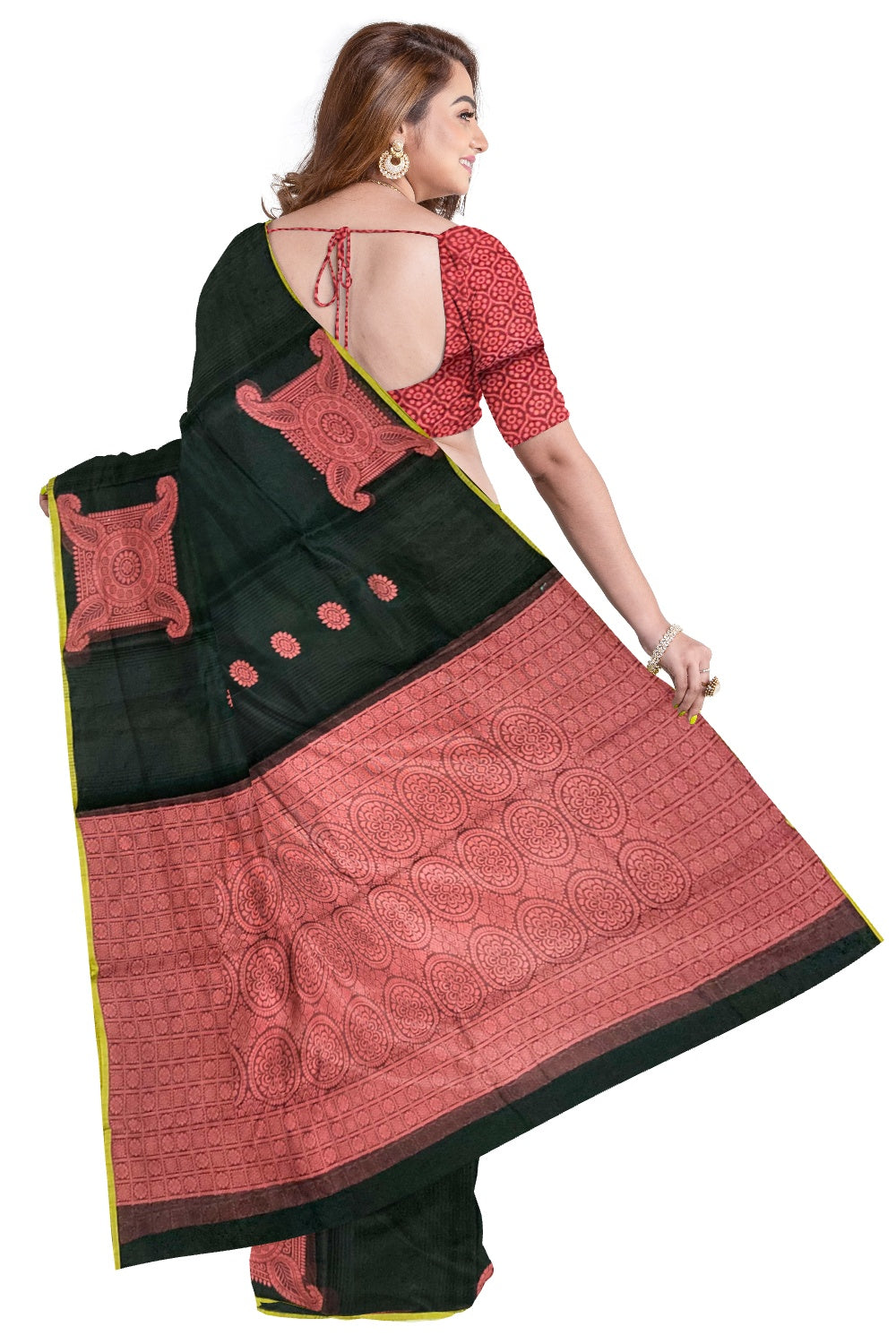 Southloom Sico Gadwal Semi Silk Saree in Black and Pink with Floral Motifs (Blouse Piece with Work)