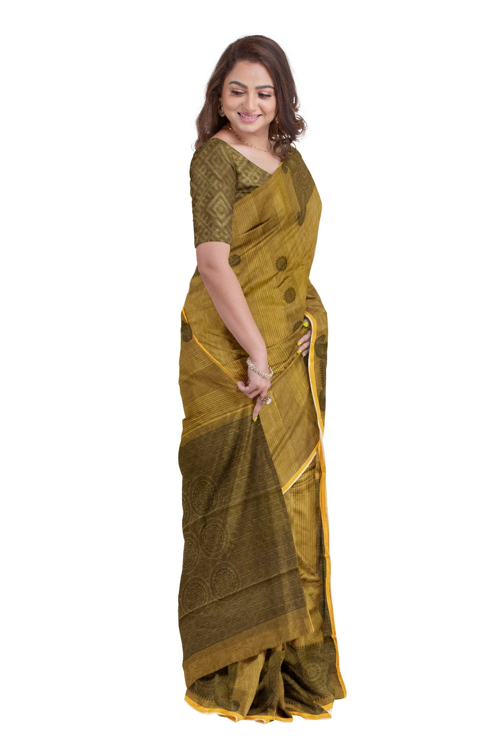 Southloom Sico Gadwal Semi Silk Saree in Brown with Floral Motifs (Blouse Piece with Work)