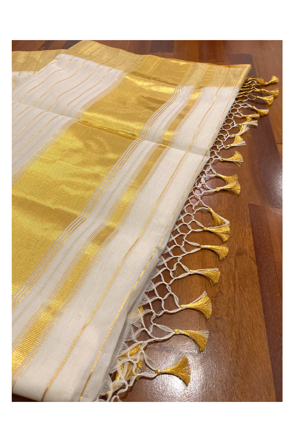 Southloom Super Premium Unakkupaavu Wedding Handloom Saree with Kasavu Lines Works on Body