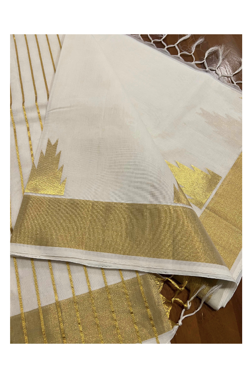 Southloom™ Original Handloom Cotton Temple Woven Border Kasavu Saree with Stripes Work on Pallu