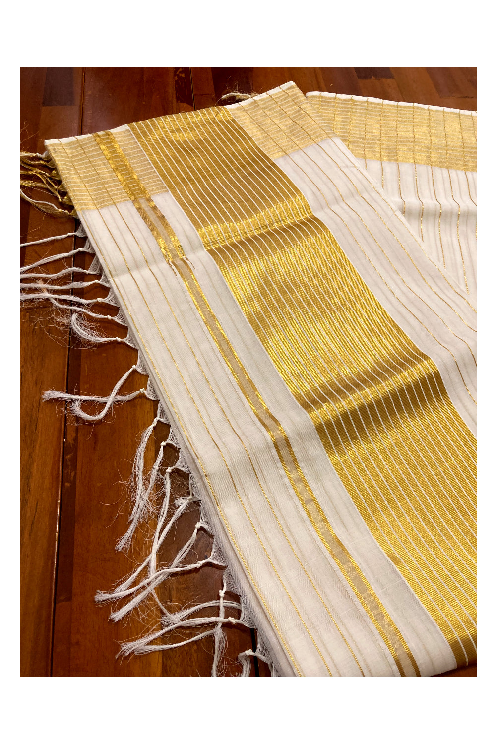 Southloom™ Premium Handloom Kerala Saree with Kasavu Lines Across Body