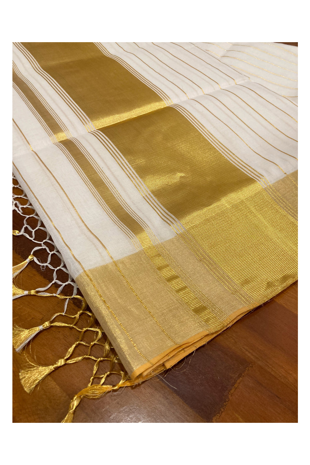 Southloom Super Premium Unakkupaavu Wedding Handloom Saree with Kasavu Lines Works on Body