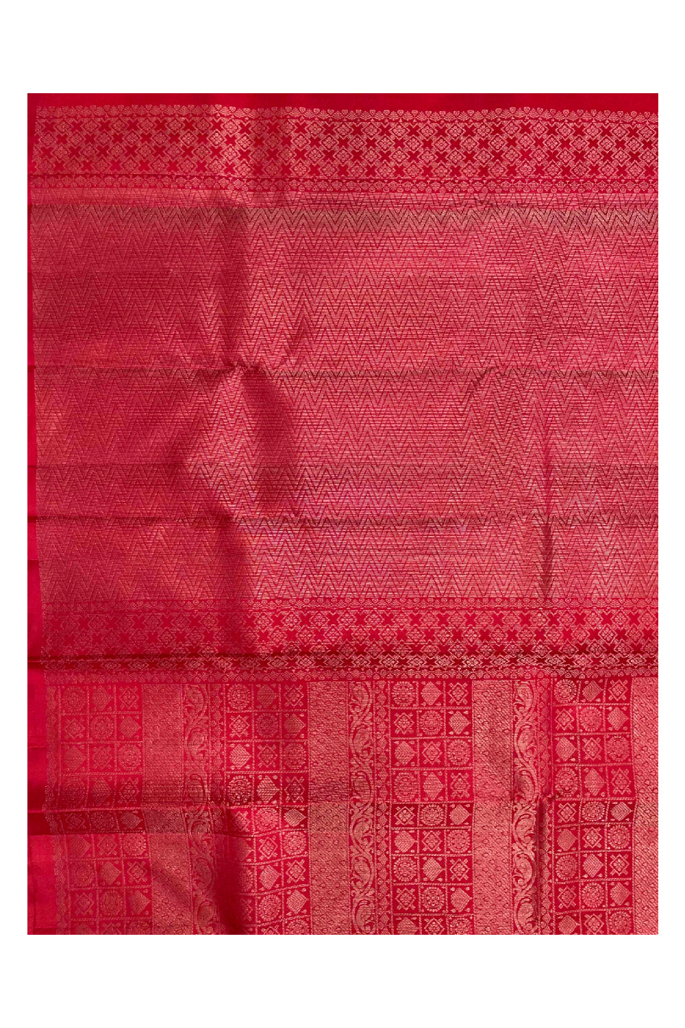 Southloom Handloom Pure Silk Manthrakodi Kanchipuram Saree in Single Red Colour and Silver Zari Motifs