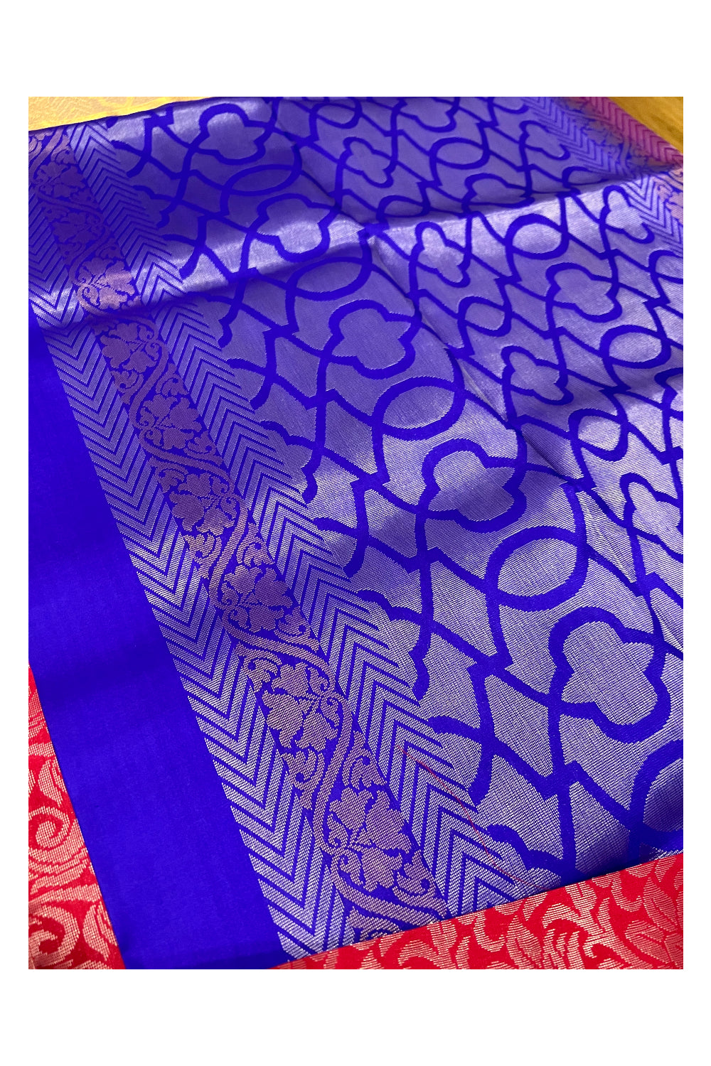 Southloom Handloom Pure Silk Kanchipuram Saree with Floral Work on Red Body and Violet Blouse Piece