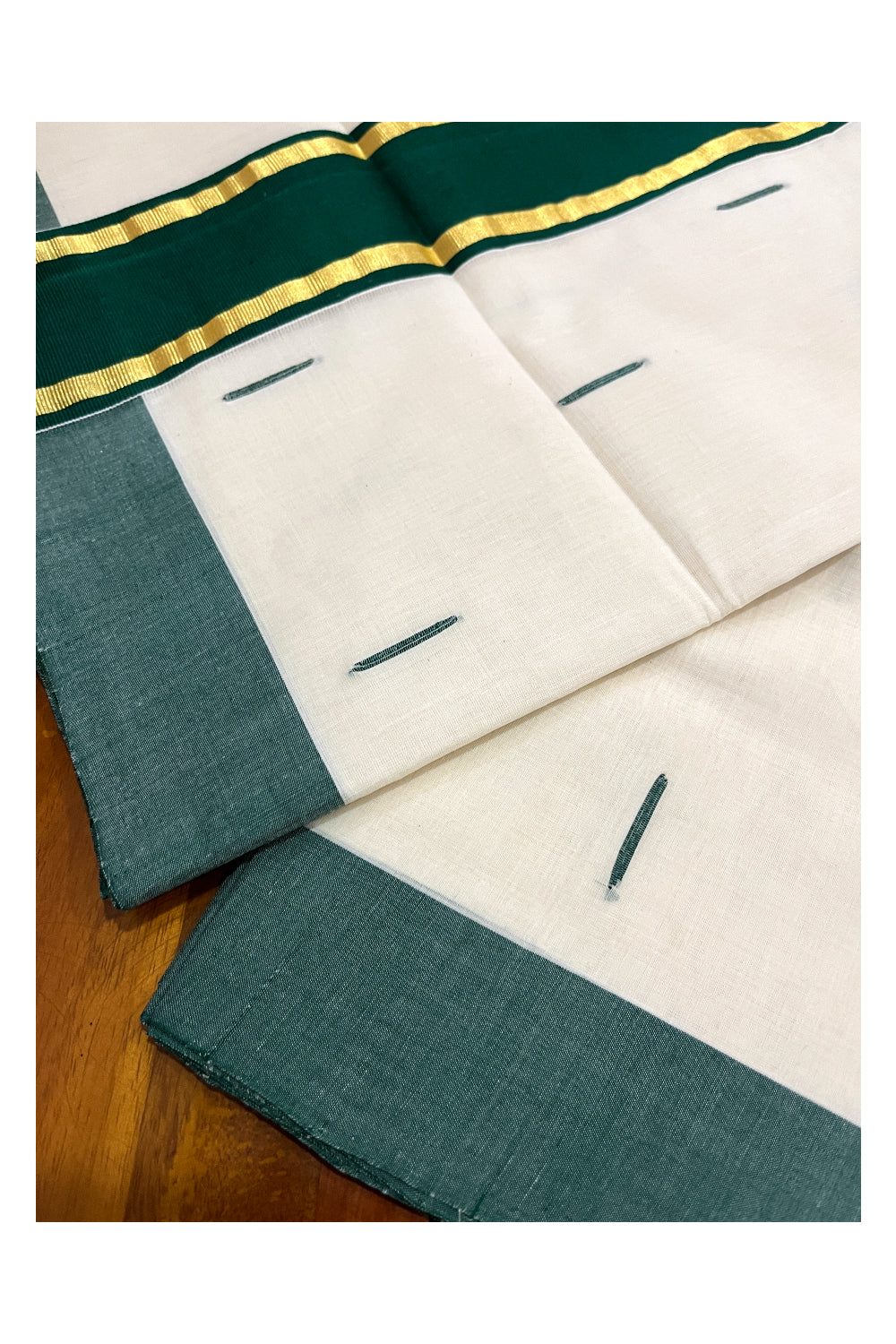 Southloom Balaramapuram Unakkupaavu Handloom Saree with Kasavu Green Pallu and Butta Works on Body