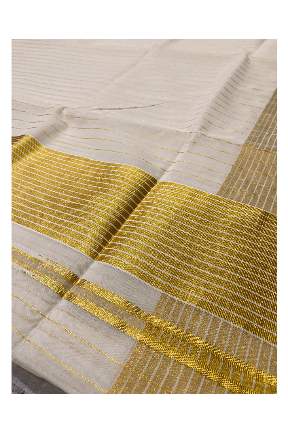 Southloom™ Premium Handloom Kerala Saree with Kasavu Lines Across Body