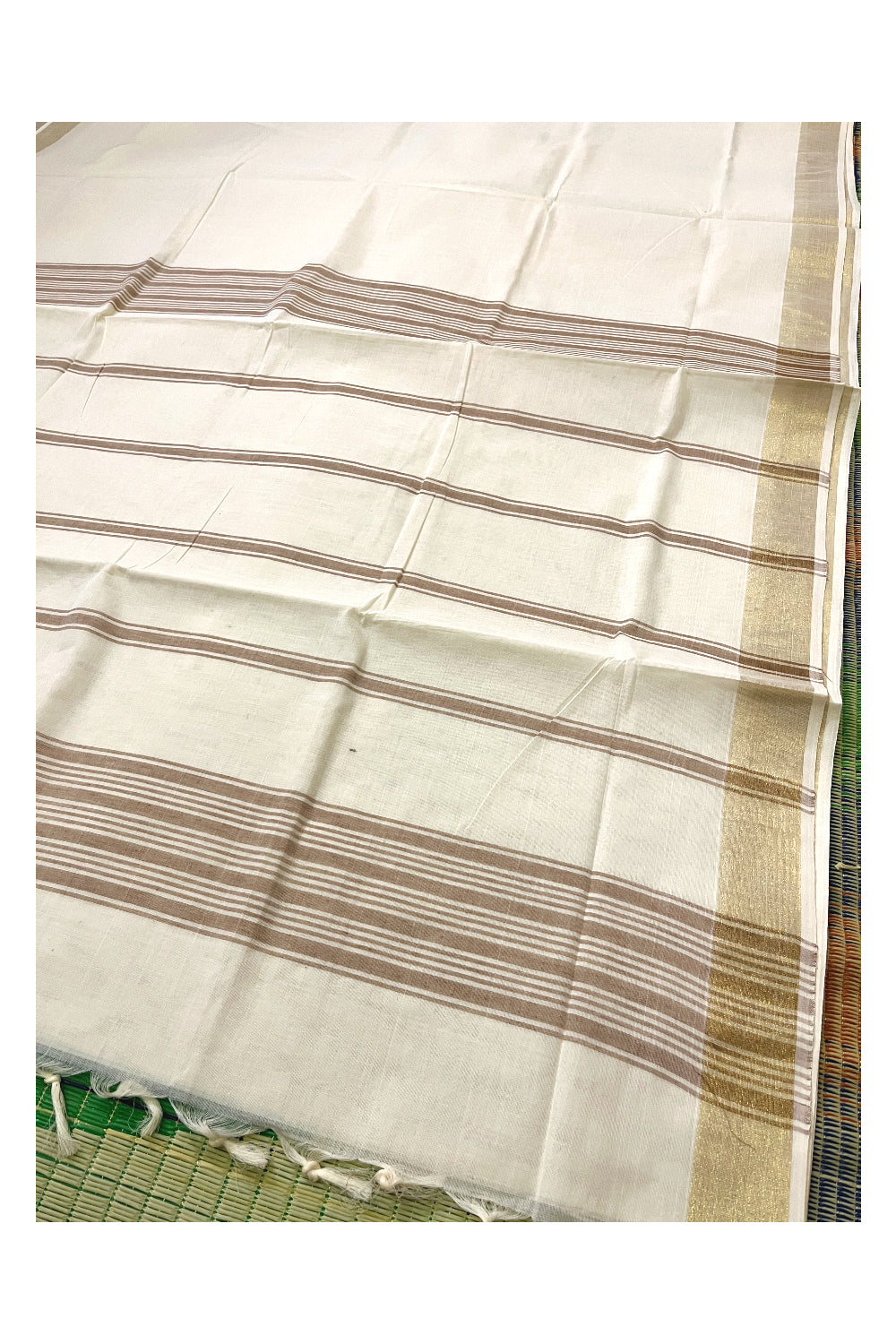 Pure Cotton Off White Kerala Saree with Light Brown Pallu and Lines Design Running Blouse Piece (Onam Saree 2023)