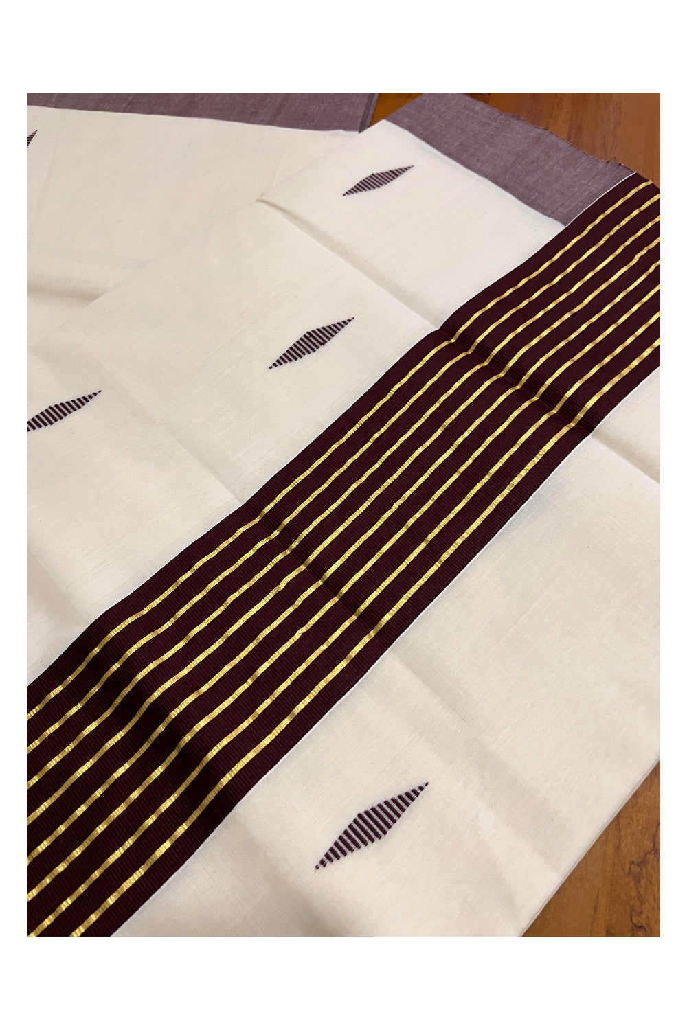 Southloom Balaramapuram Unakkupaavu Handloom Saree with Kasavu Brown Pallu and Butta Works on Body