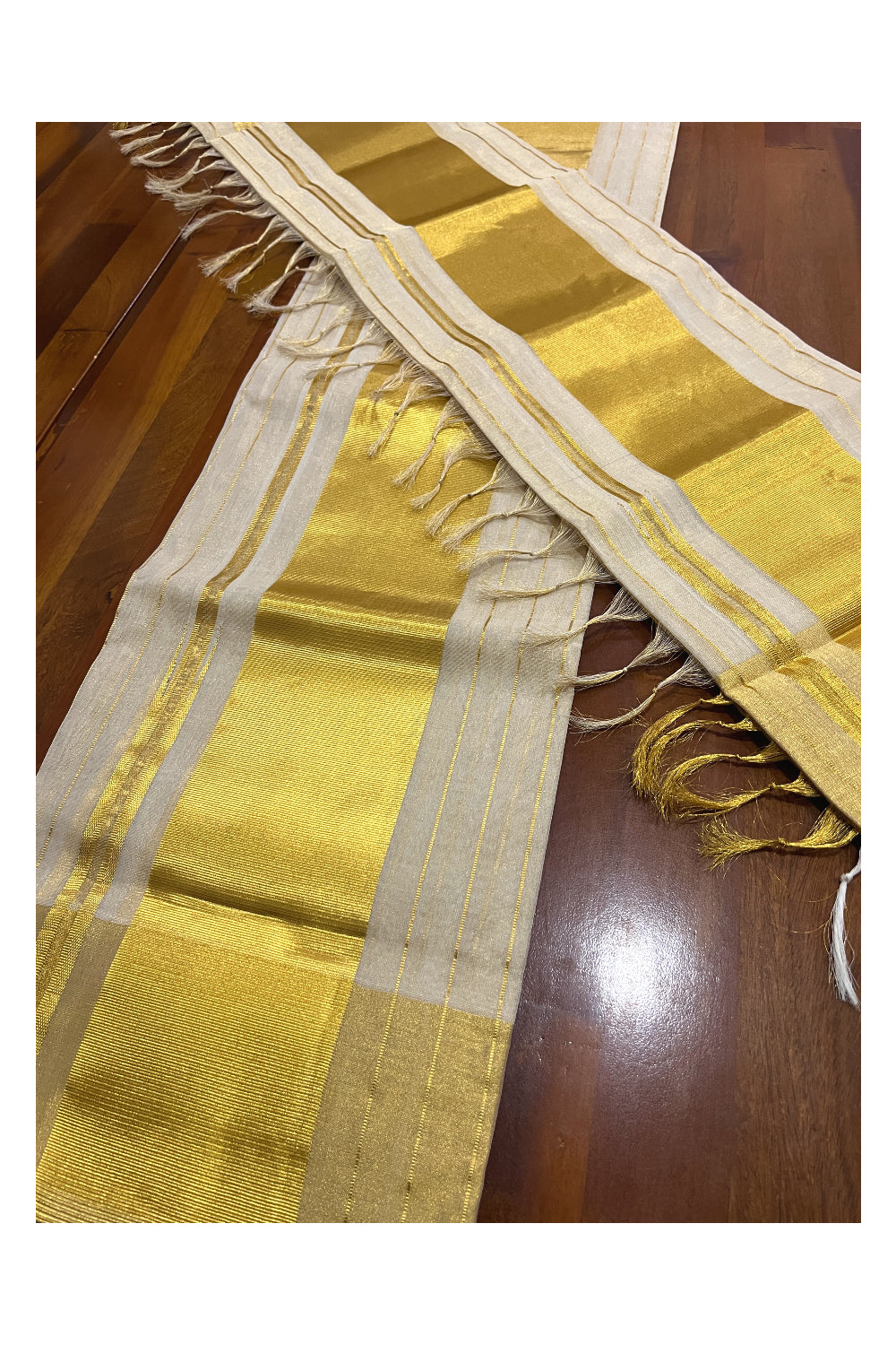 Southloom Handloom Tissue Premium Single Set Mundu with Kasavu Lines Across Body
