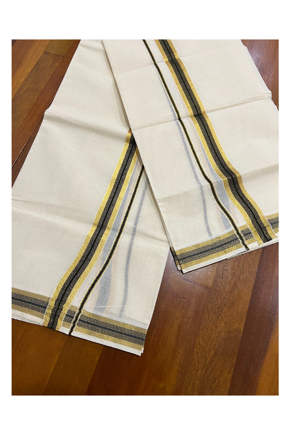 Kerala Cotton Mundum Neriyathum Single (Set Mundu) with Kasavu and Black Border 2.80 Mtrs