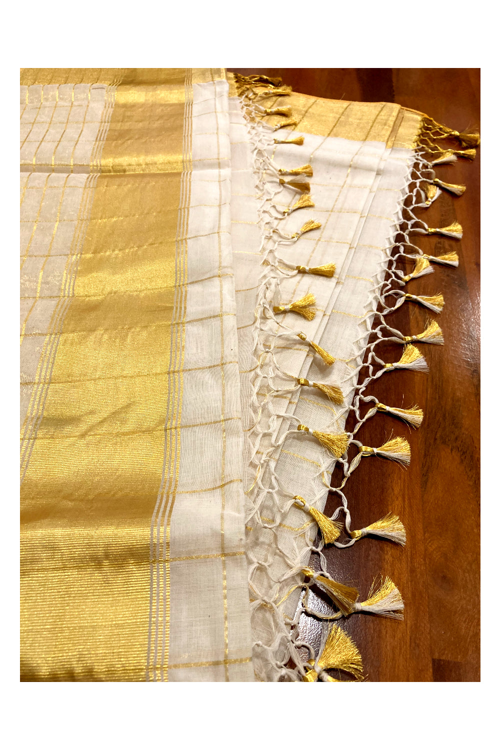 Southloom Super Premium Unakkupaavu Wedding Handloom Kasavu Check Design Saree with Tissue Checks on Pallu