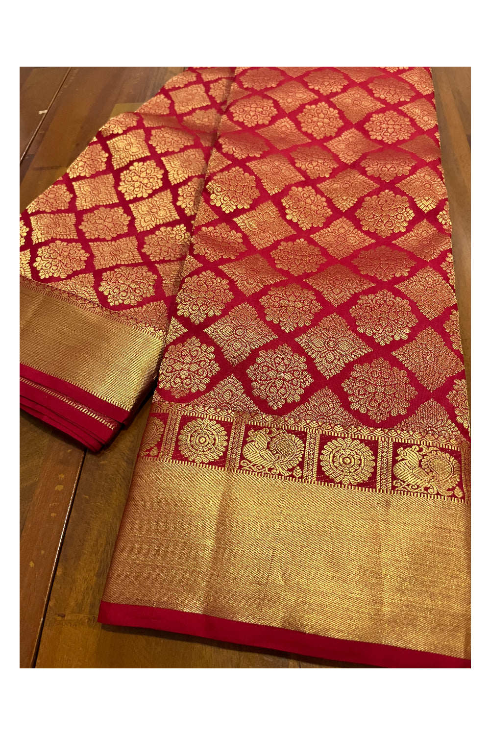 Southloom Double Warp Handloom Pure Silk Kanchipuram Red Manthrakodi Saree with Kasavu Woven Works