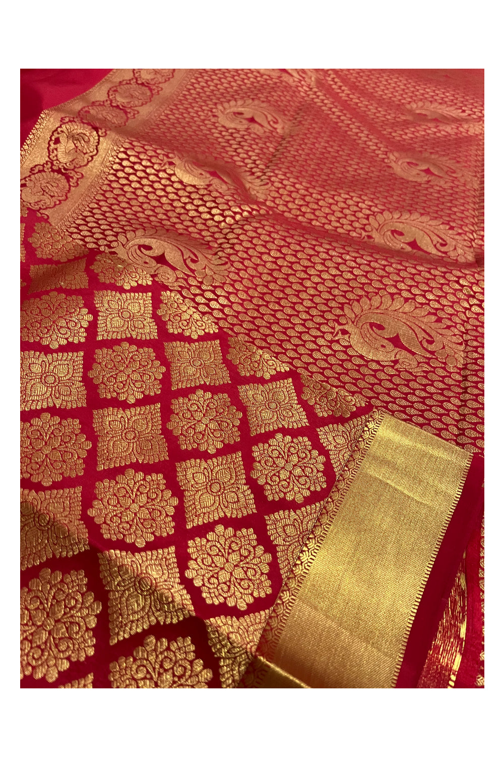 Southloom Double Warp Handloom Pure Silk Kanchipuram Red Manthrakodi Saree with Kasavu Woven Works