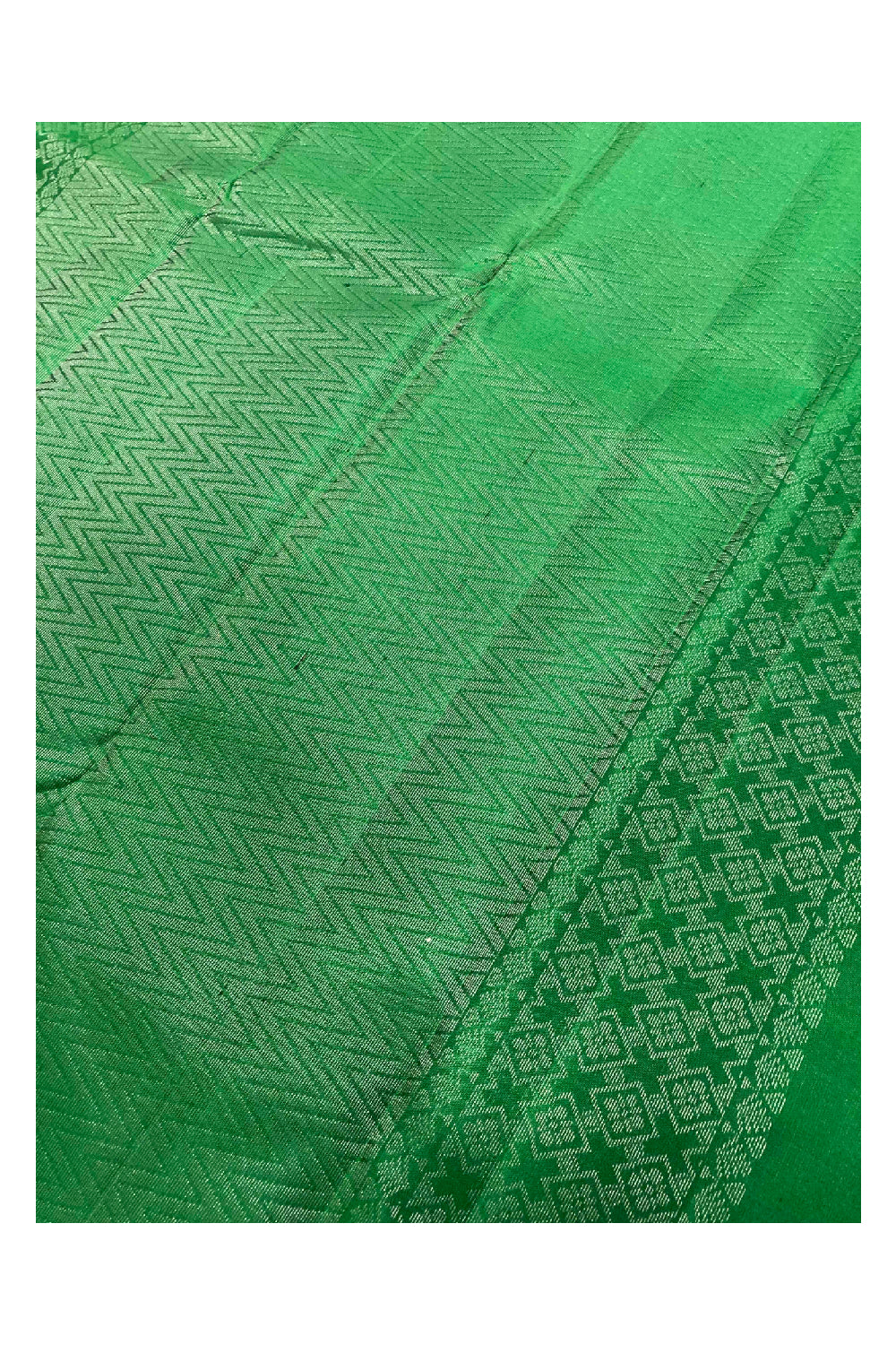 Southloom Handloom Pure Silk Manthrakodi Kanchipuram Saree in Single Green Colour and Silver Zari Motifs