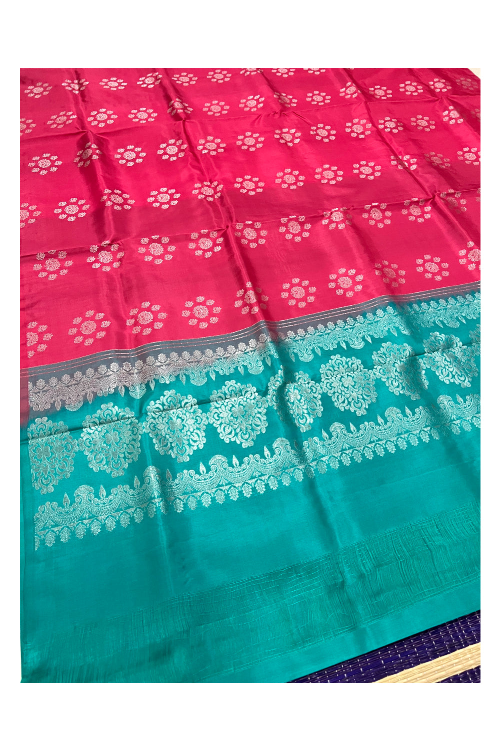 Southloom Handloom Pure Silk Kanchipuram Saree with Floral Patterns on Rose Body and Green Blouse Piece