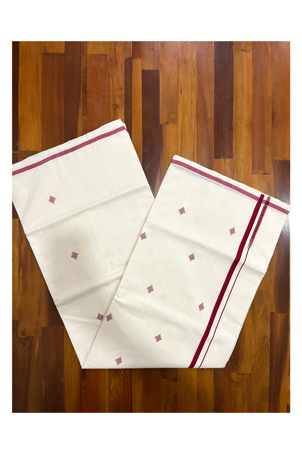 Southloom Premium Unakkupaavu Handloom Maroon Puliyilakkara Saree with Butta Works