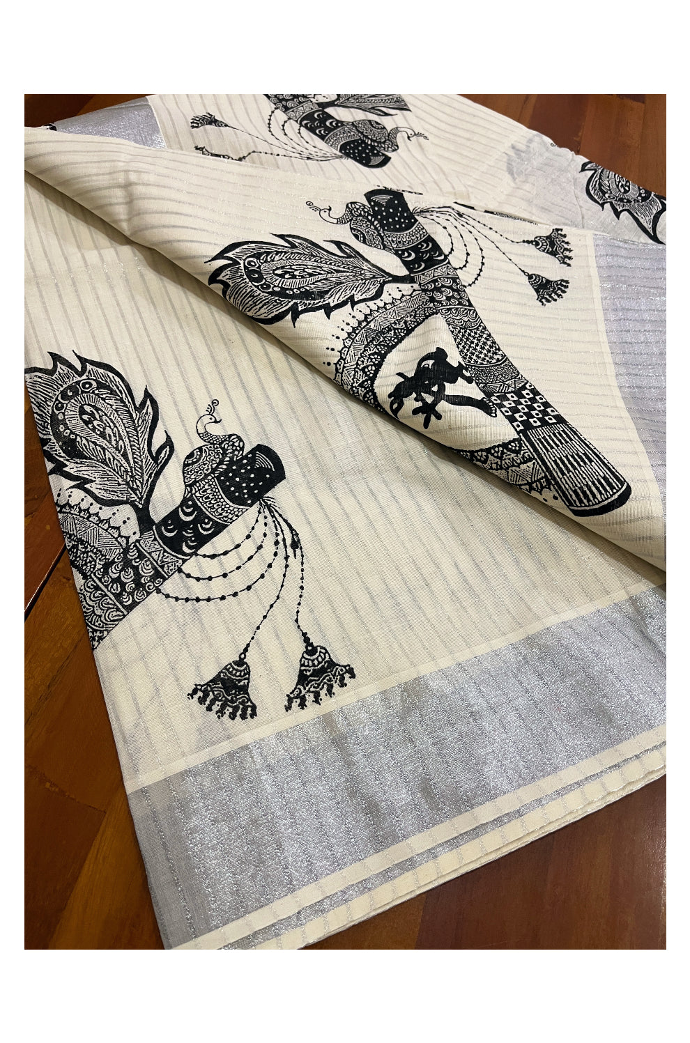 Southloom Silver Lines Design Saree with Black Krishna Flute Block Prints (Onam 2023 Saree)