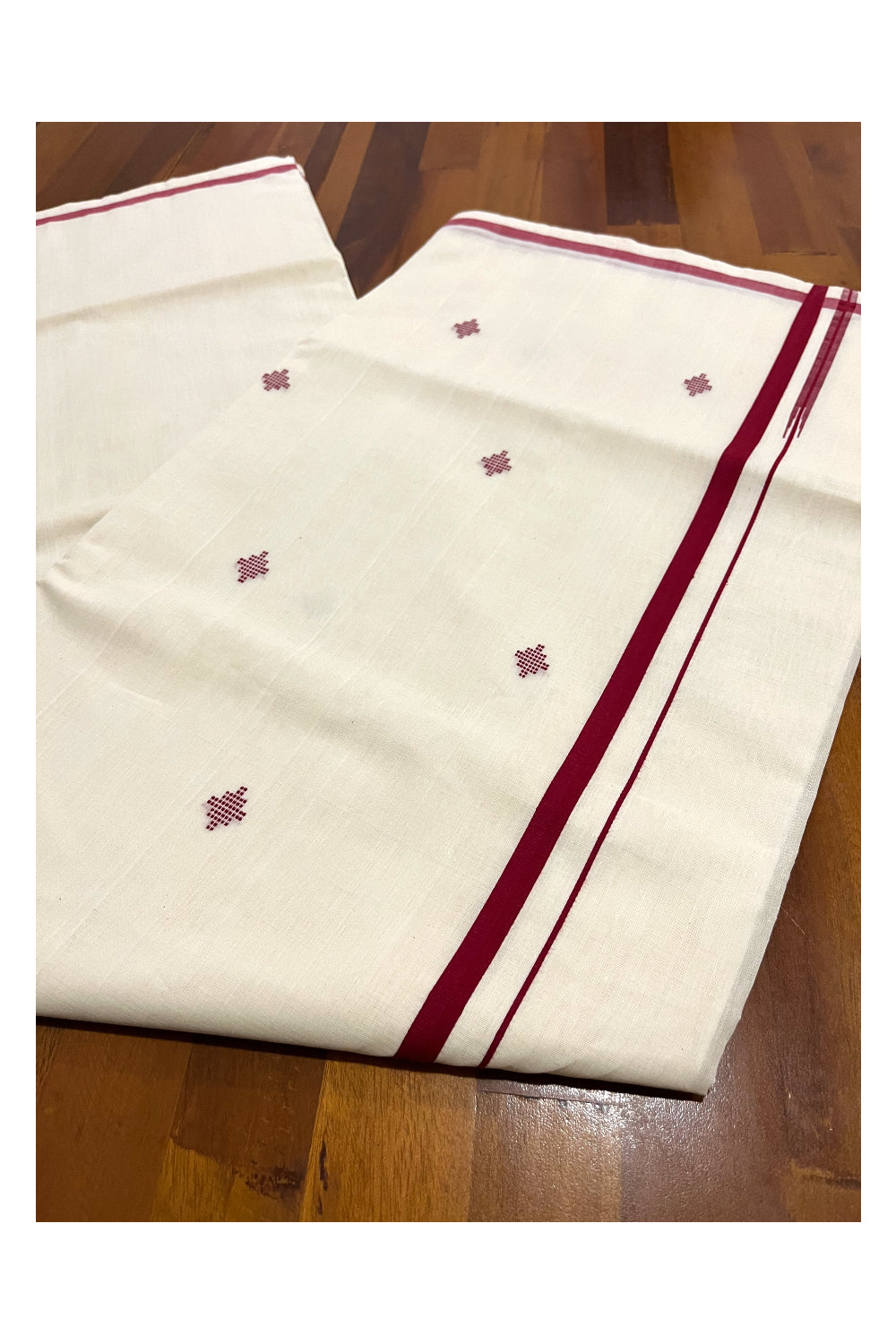 Southloom Premium Unakkupaavu Handloom Maroon Puliyilakkara Saree with Butta Works